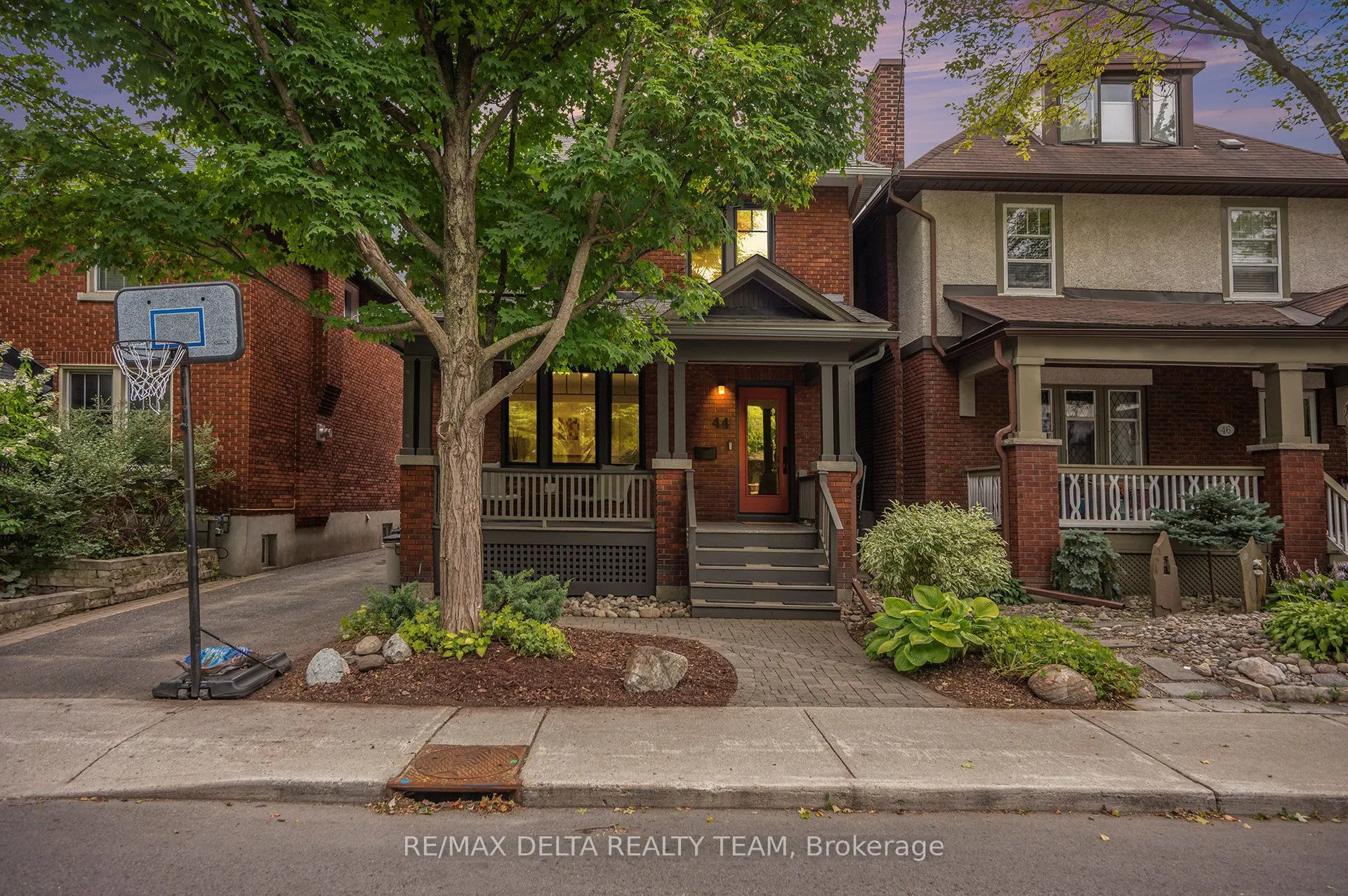 44 Renfrew Avenue