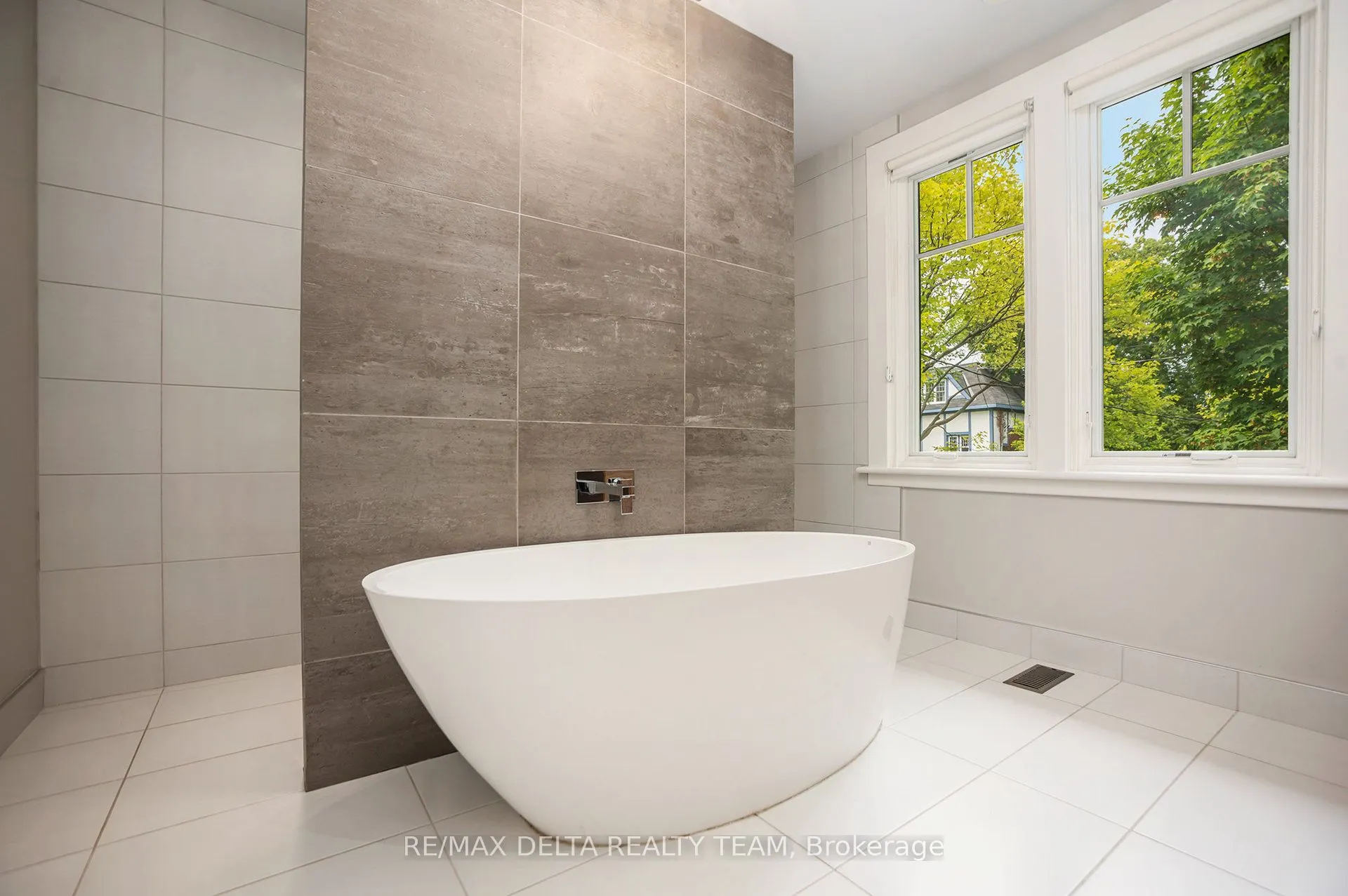 44 Renfrew Avenue