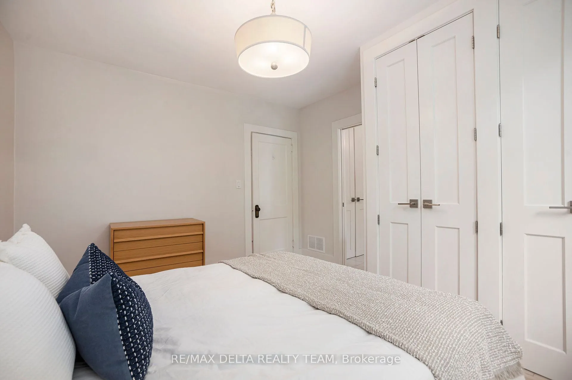 44 Renfrew Avenue