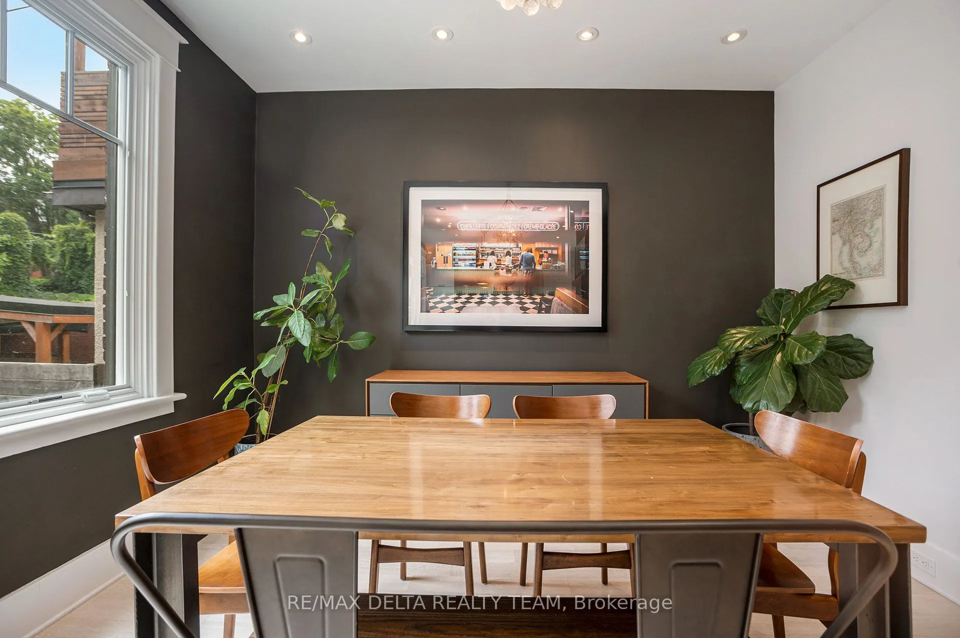 44 Renfrew Avenue