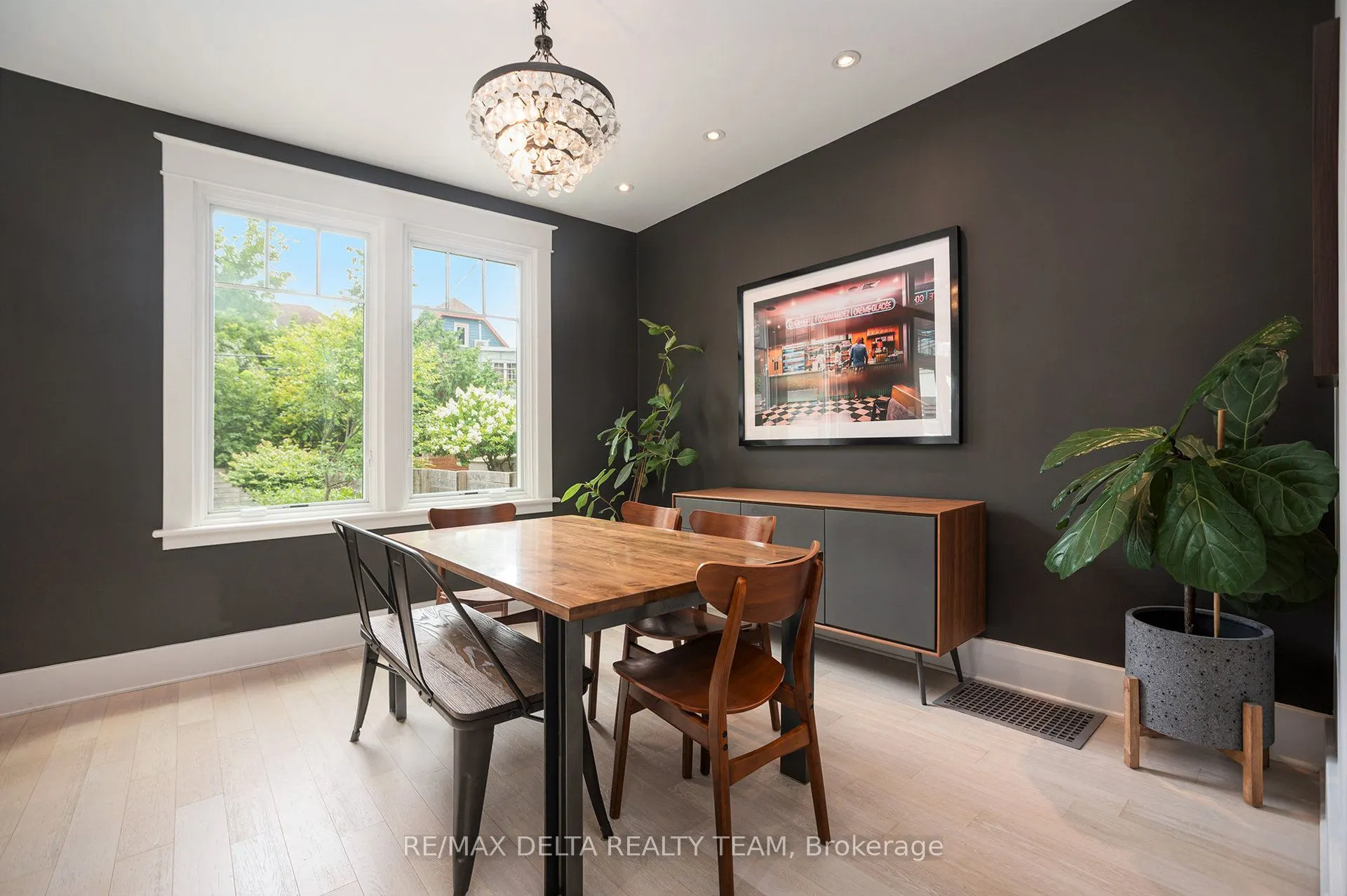 44 Renfrew Avenue