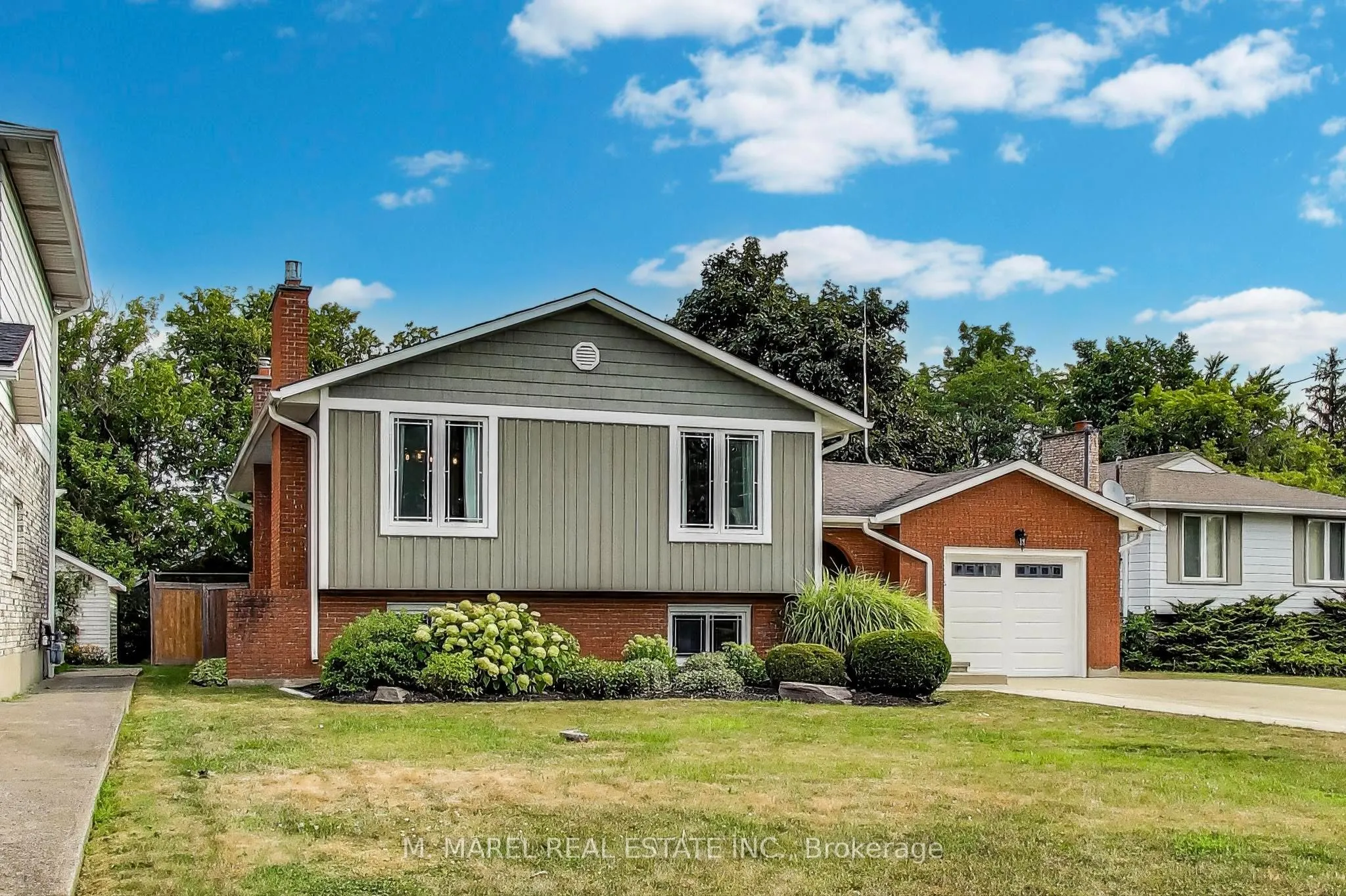 9 Brooks Circle