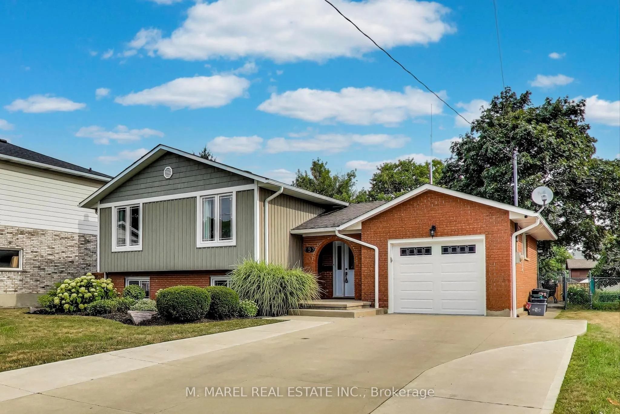 9 Brooks Circle