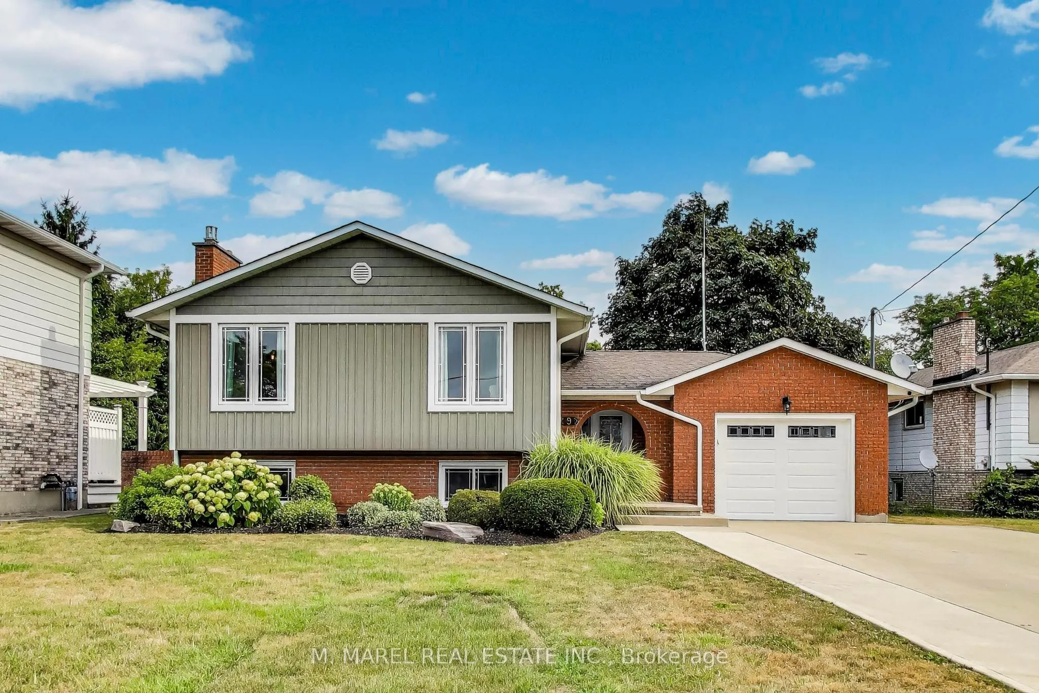9 Brooks Circle