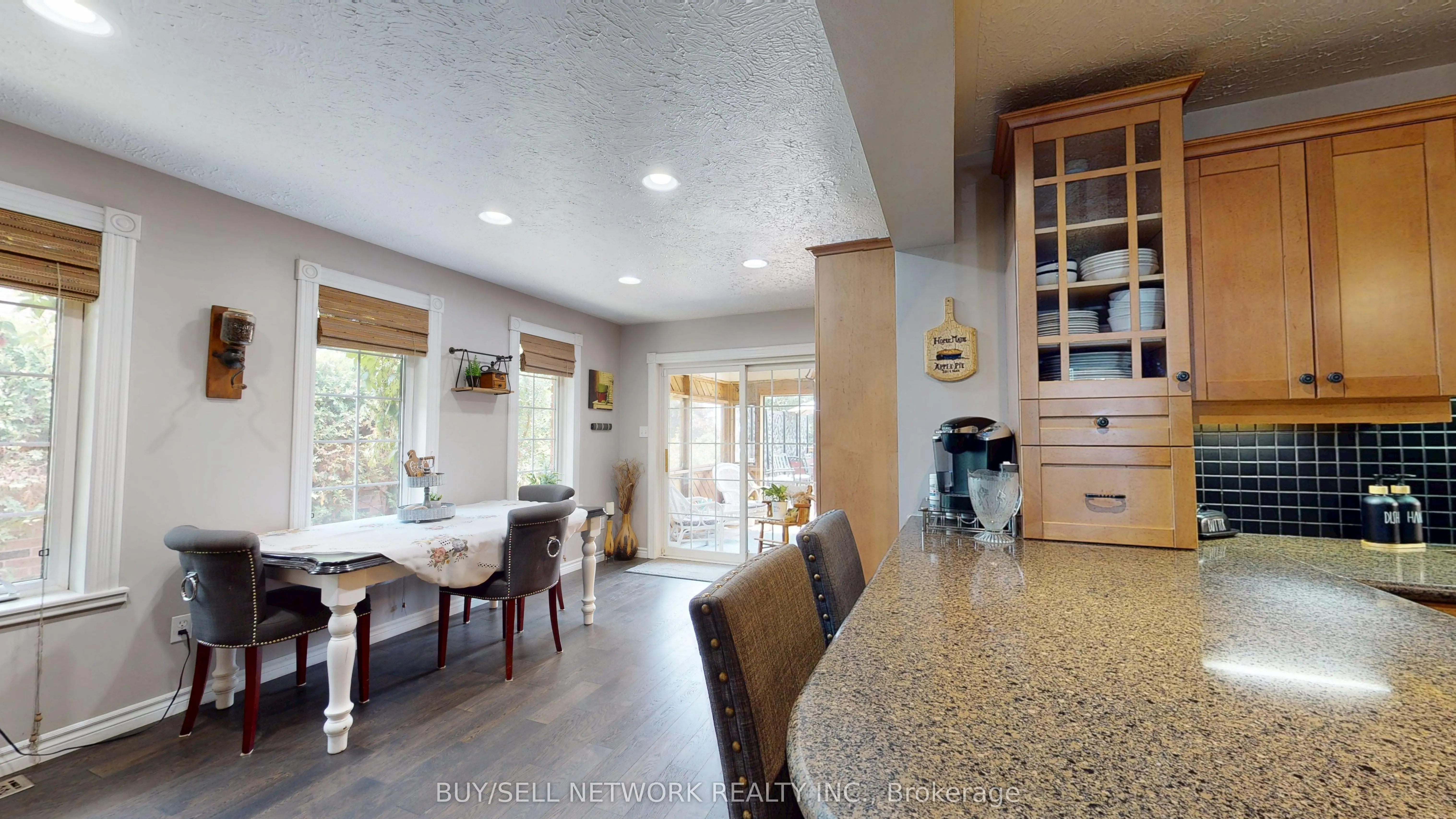 2504 Idyllwood Crescent