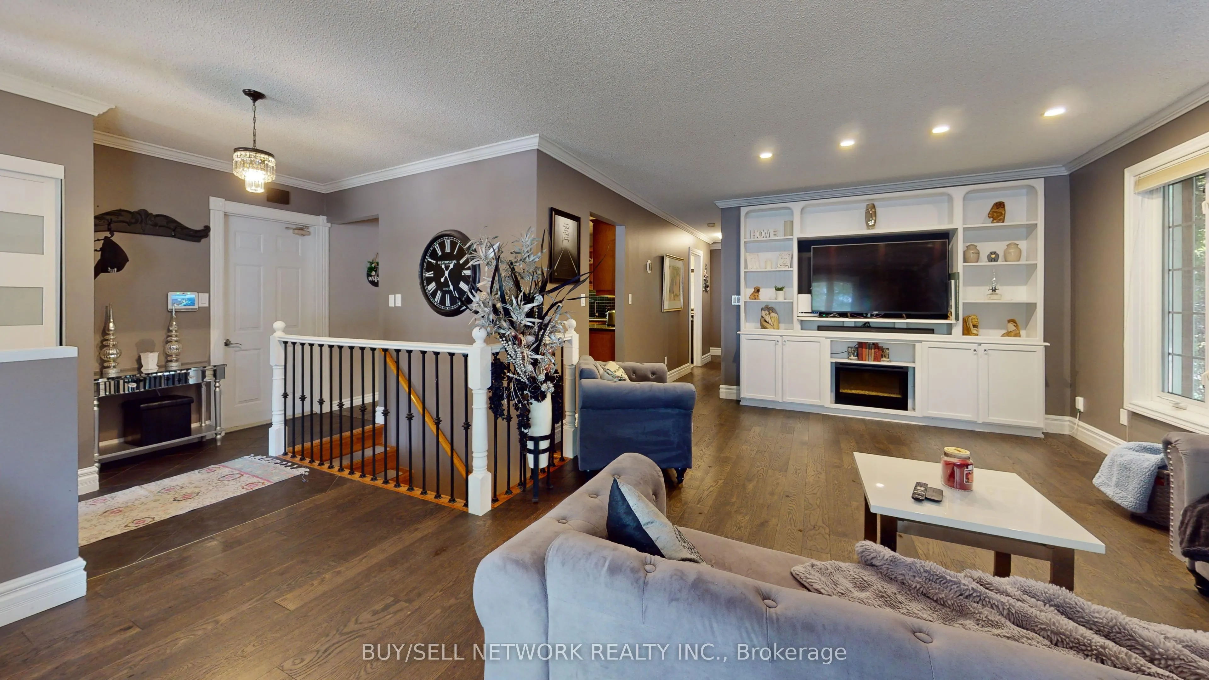 2504 Idyllwood Crescent