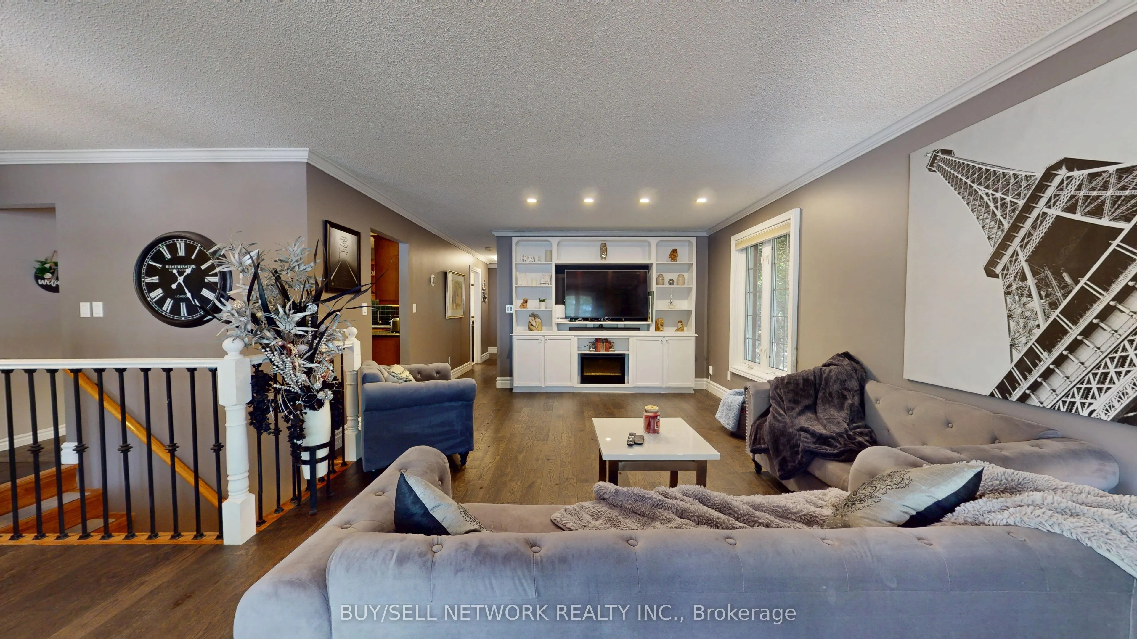 2504 Idyllwood Crescent
