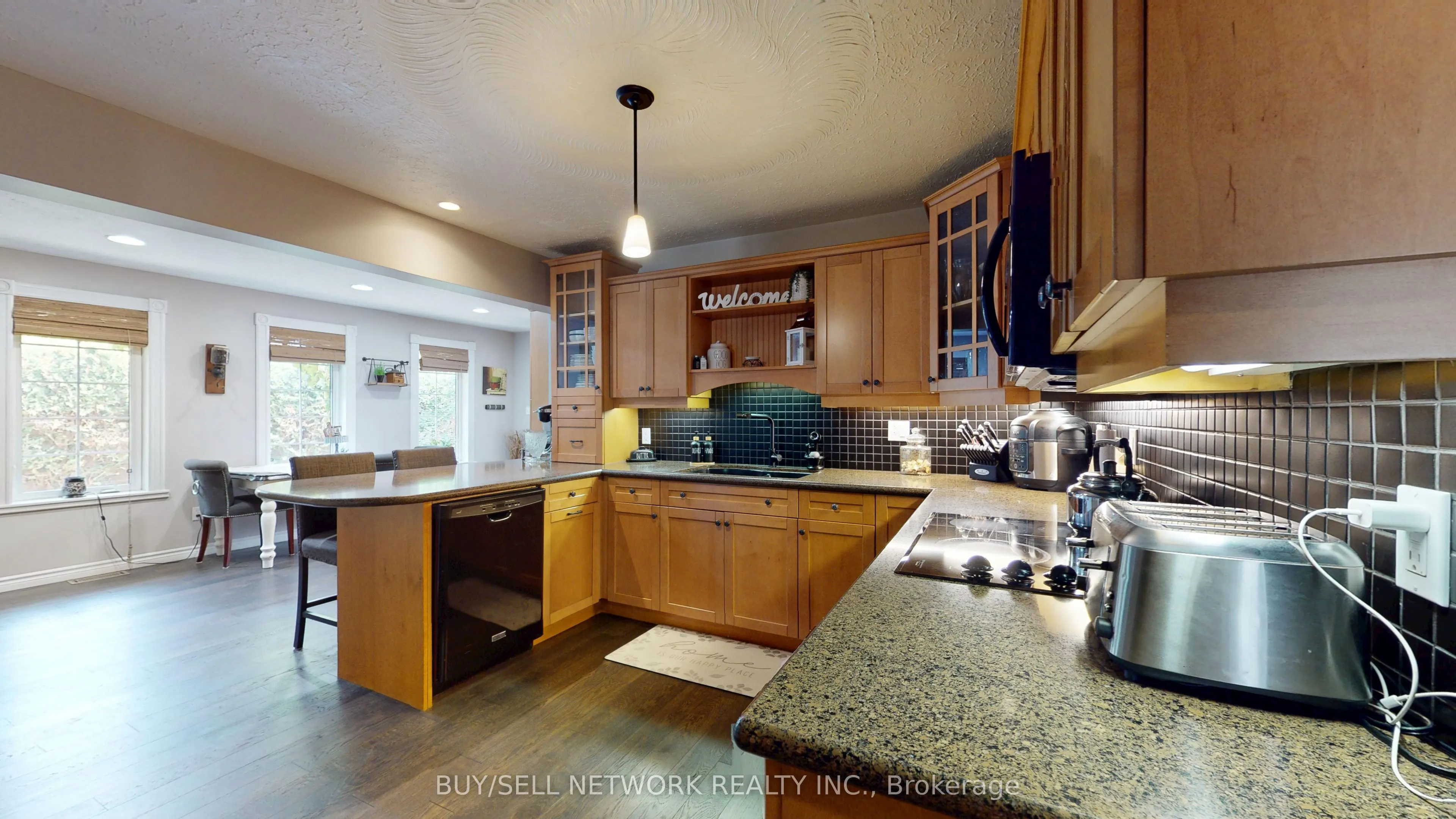 2504 Idyllwood Crescent