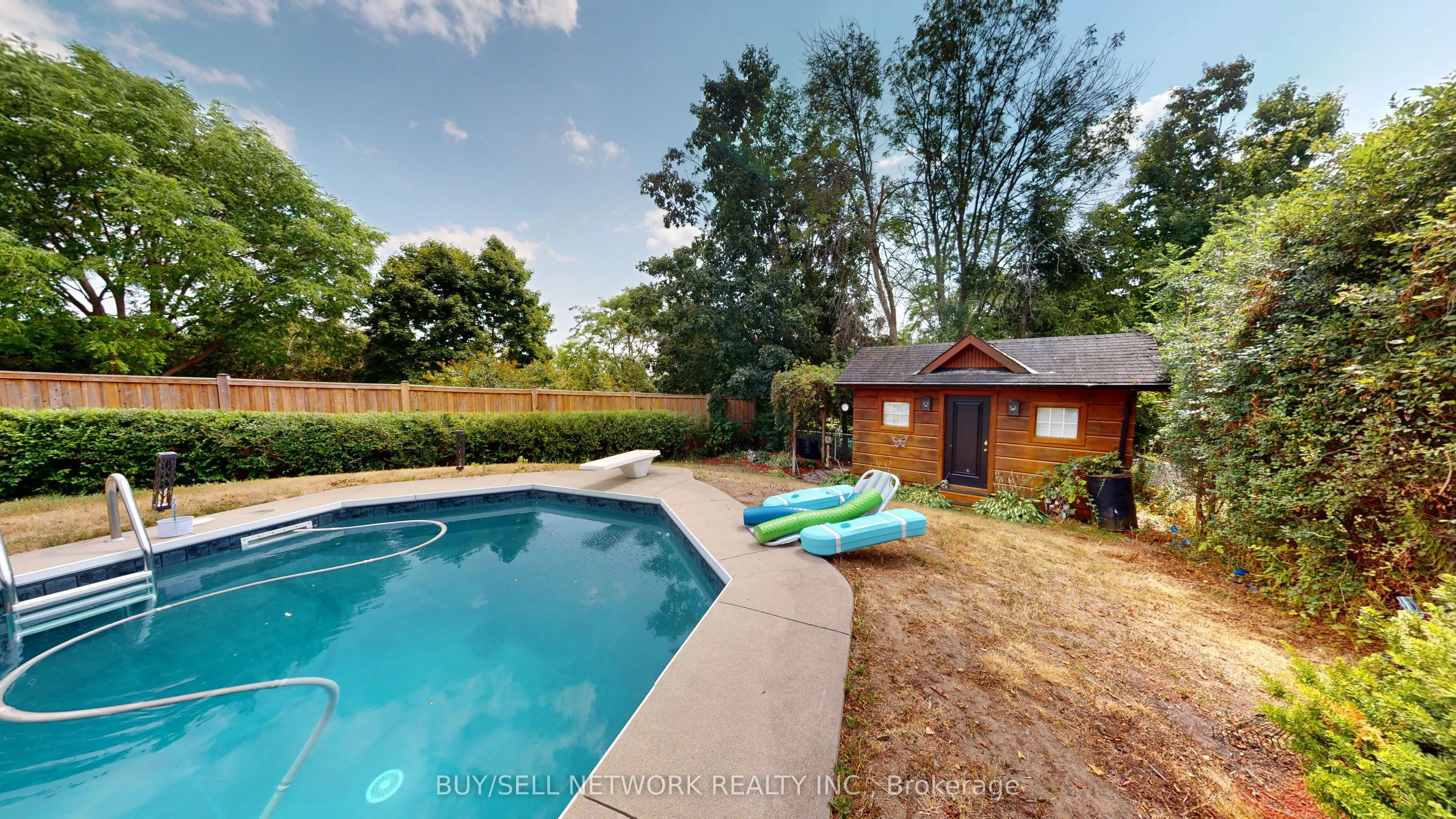 2504 Idyllwood Crescent