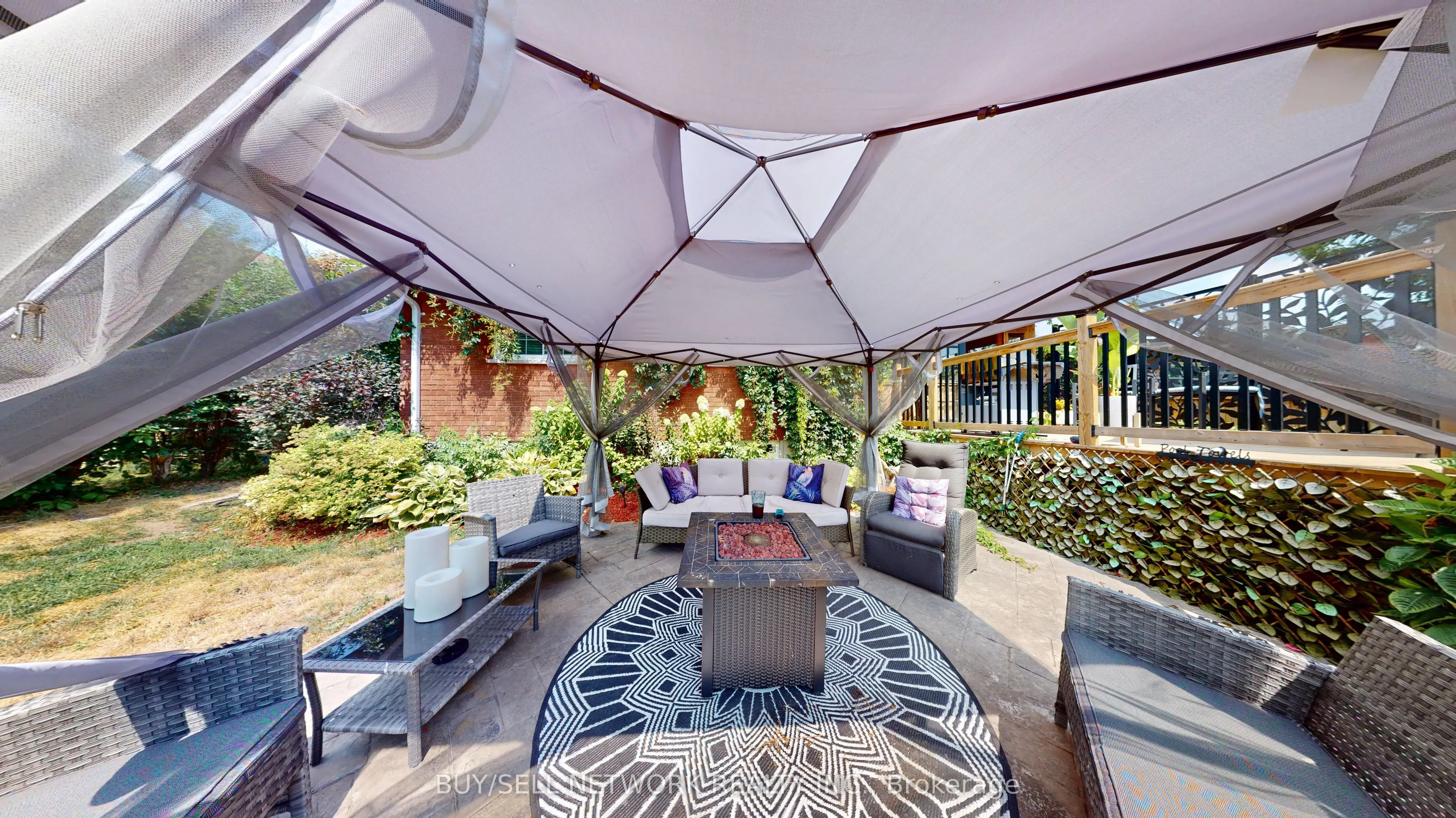2504 Idyllwood Crescent