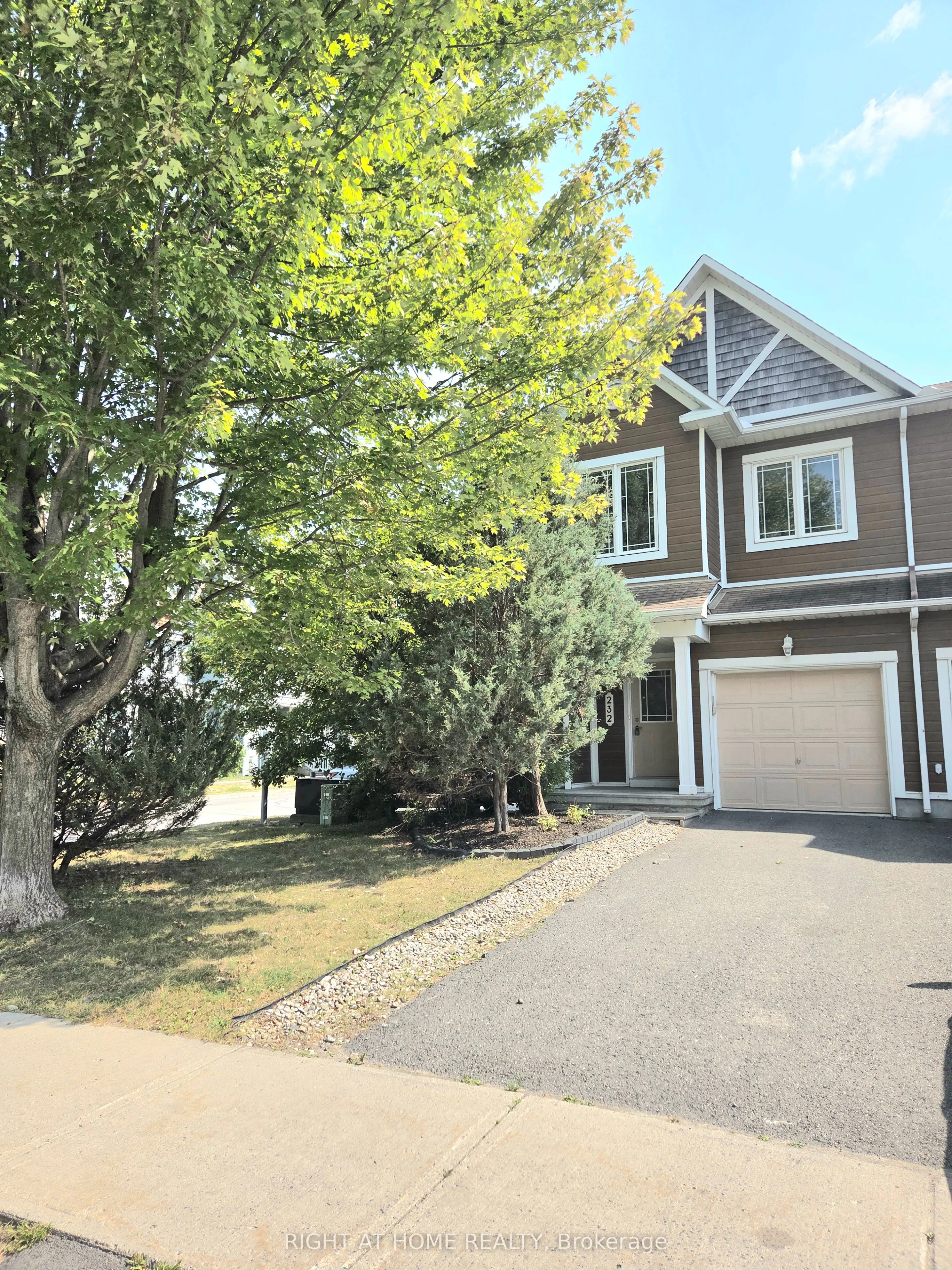 232 Meadowbreeze Drive, #7