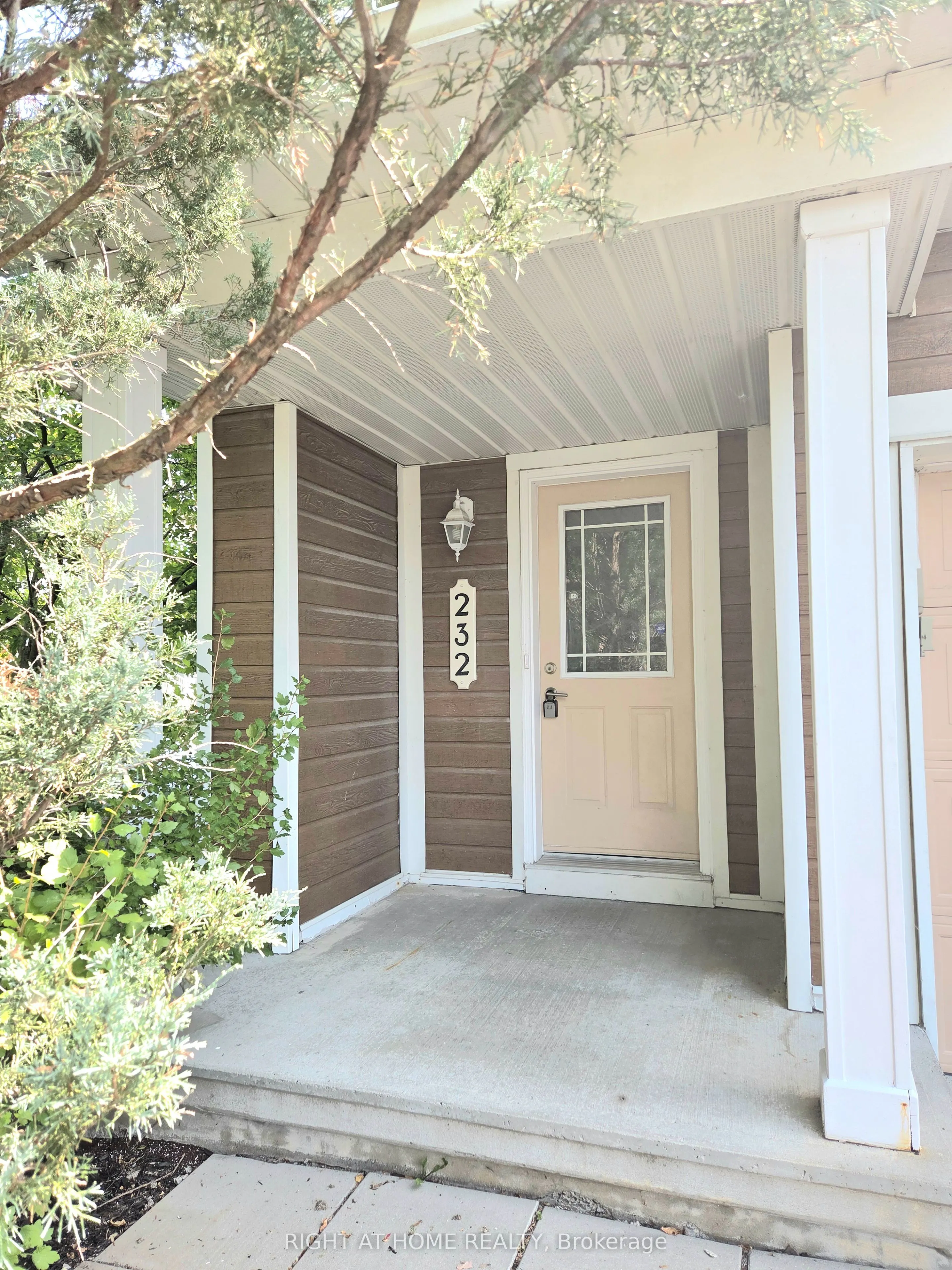 232 Meadowbreeze Drive, #7