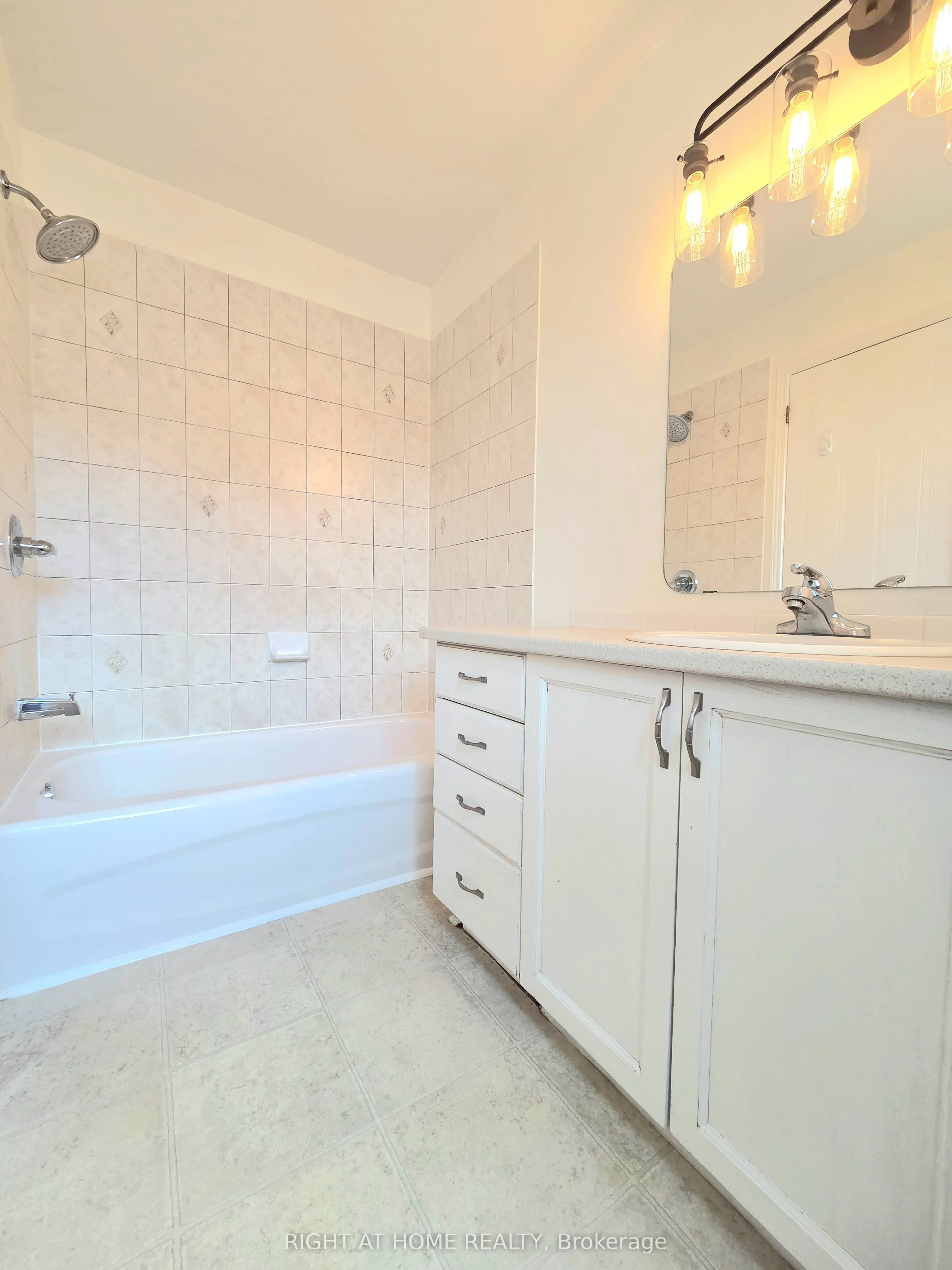 232 Meadowbreeze Drive, #7