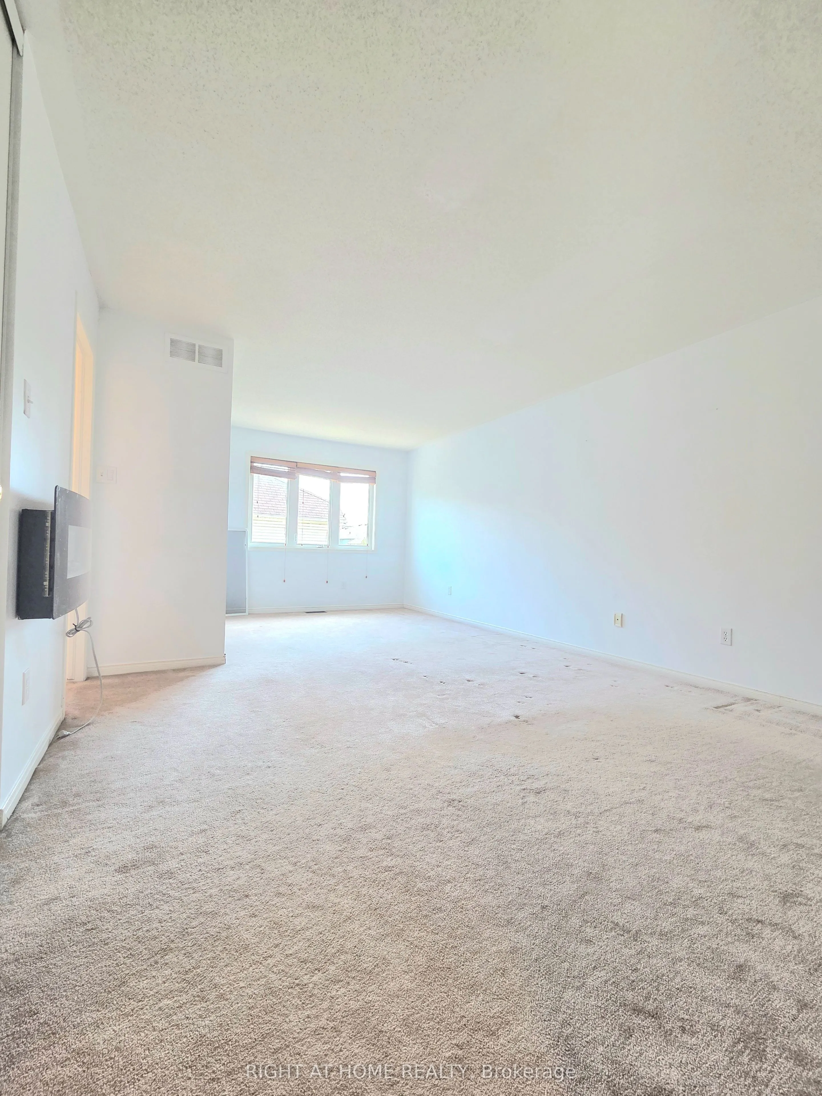 232 Meadowbreeze Drive, #7