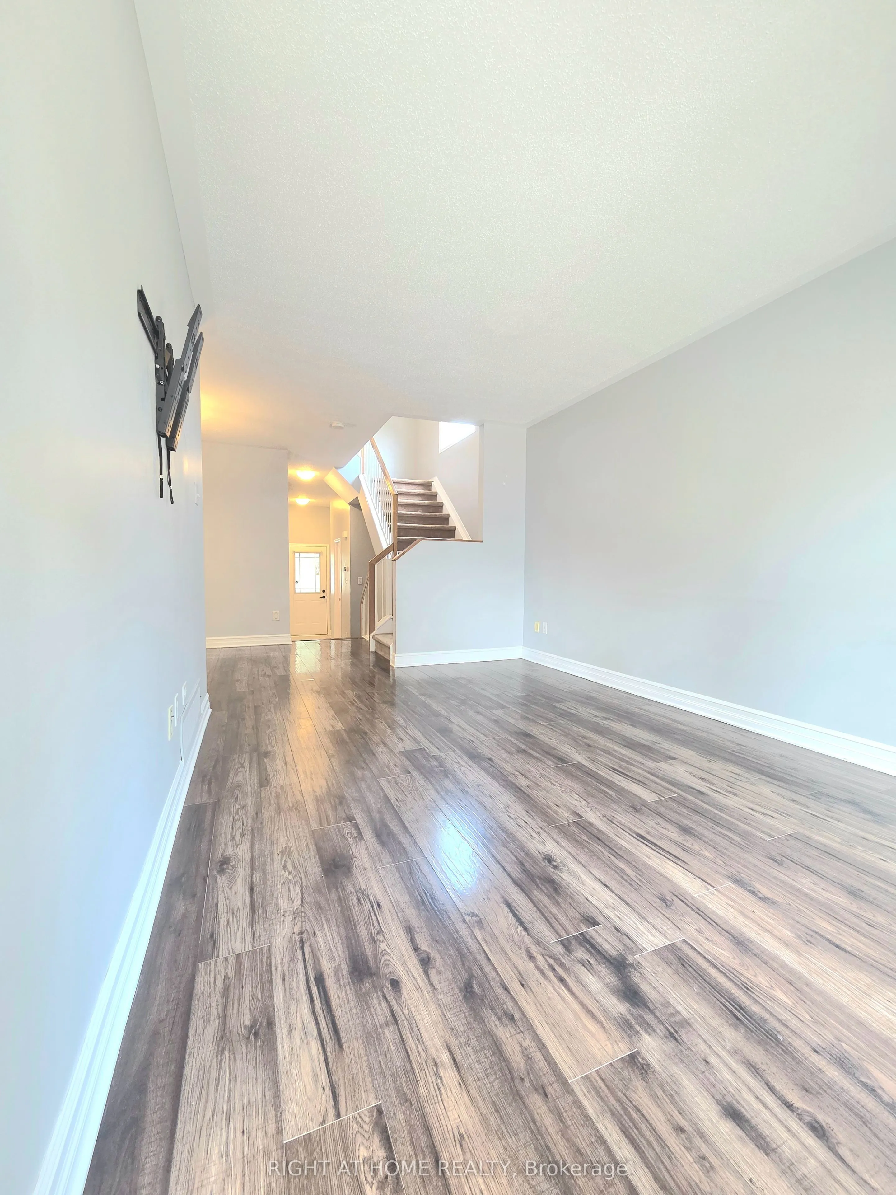 232 Meadowbreeze Drive, #7