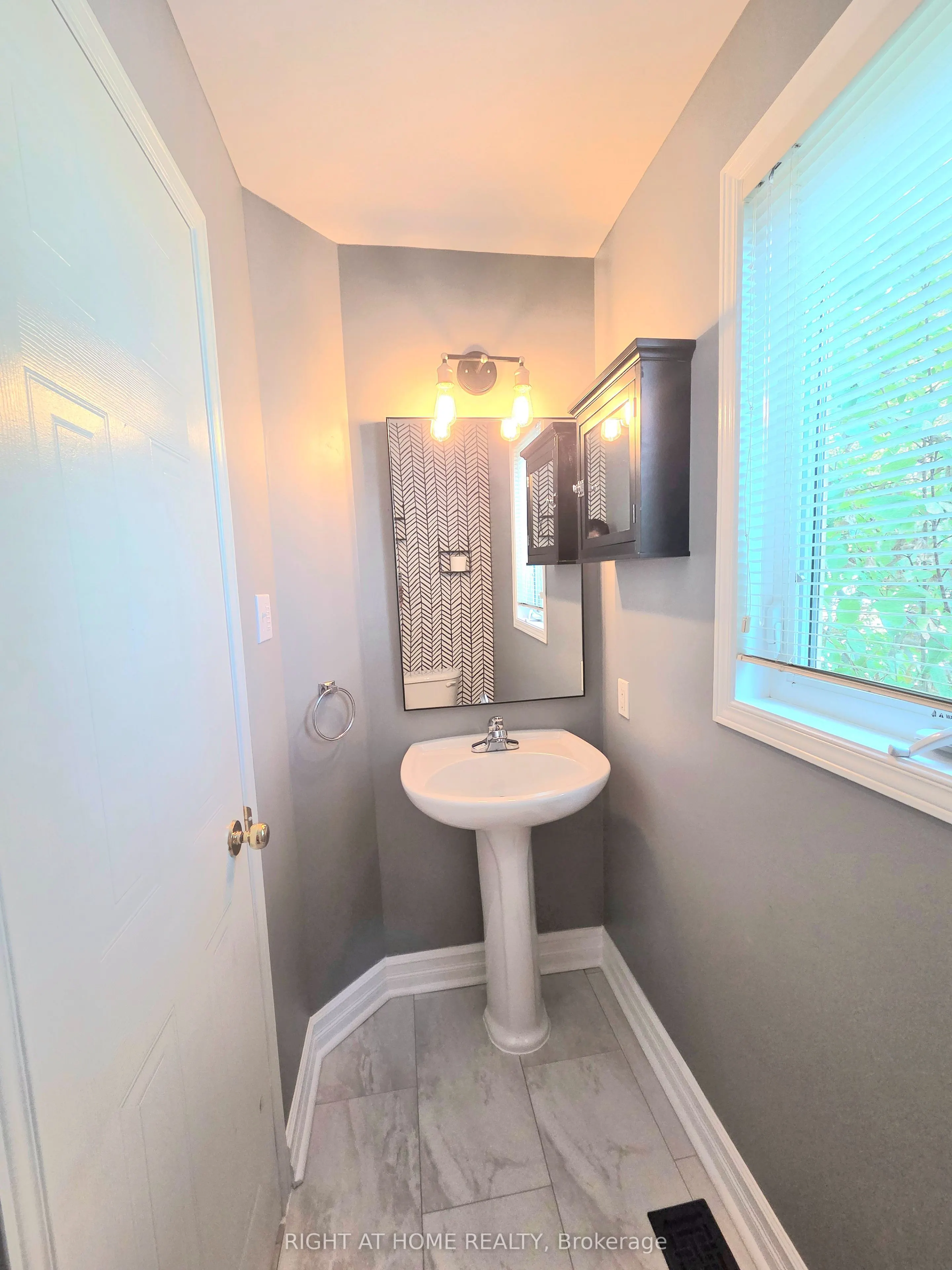 232 Meadowbreeze Drive, #7