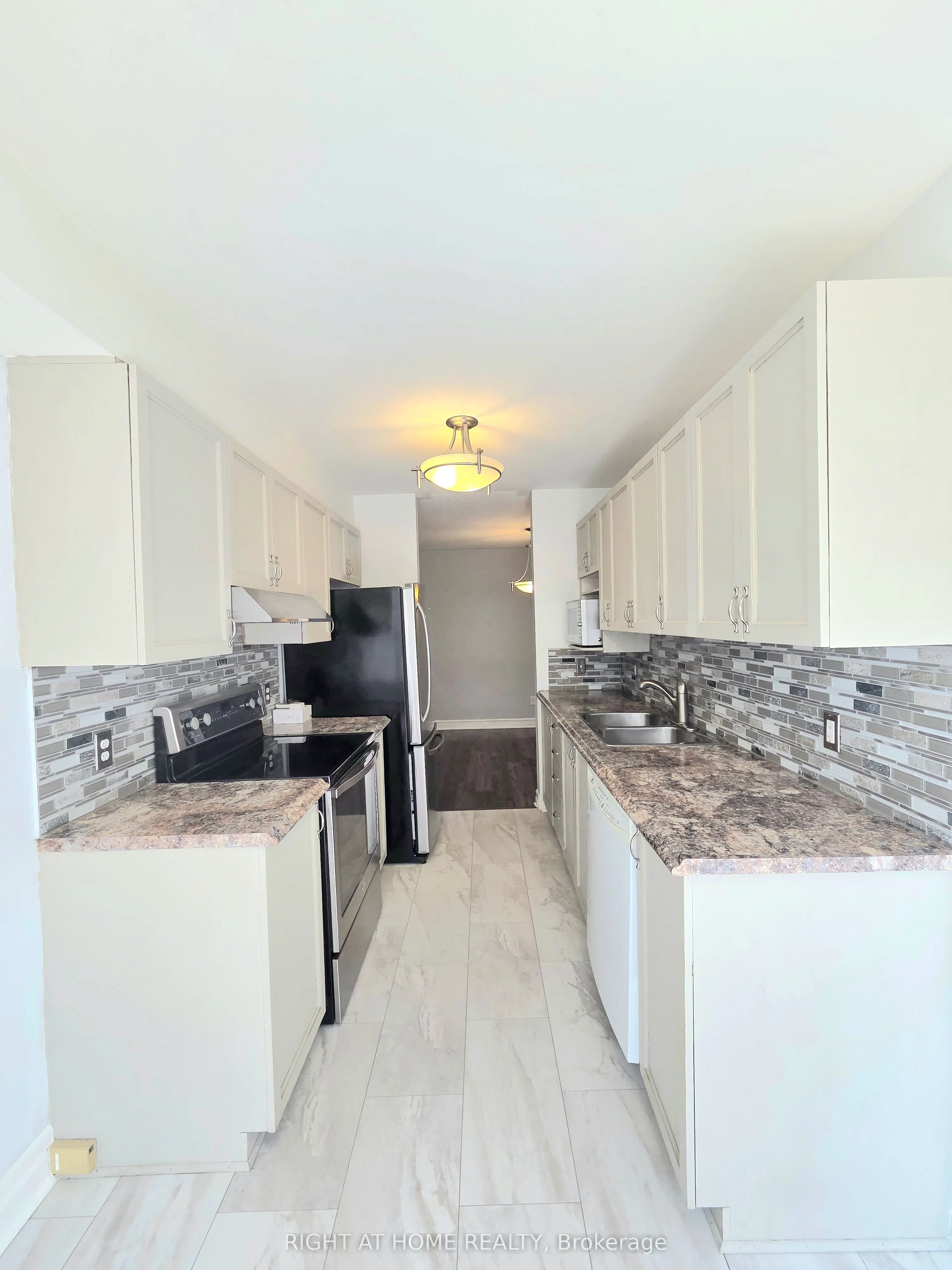 232 Meadowbreeze Drive, #7