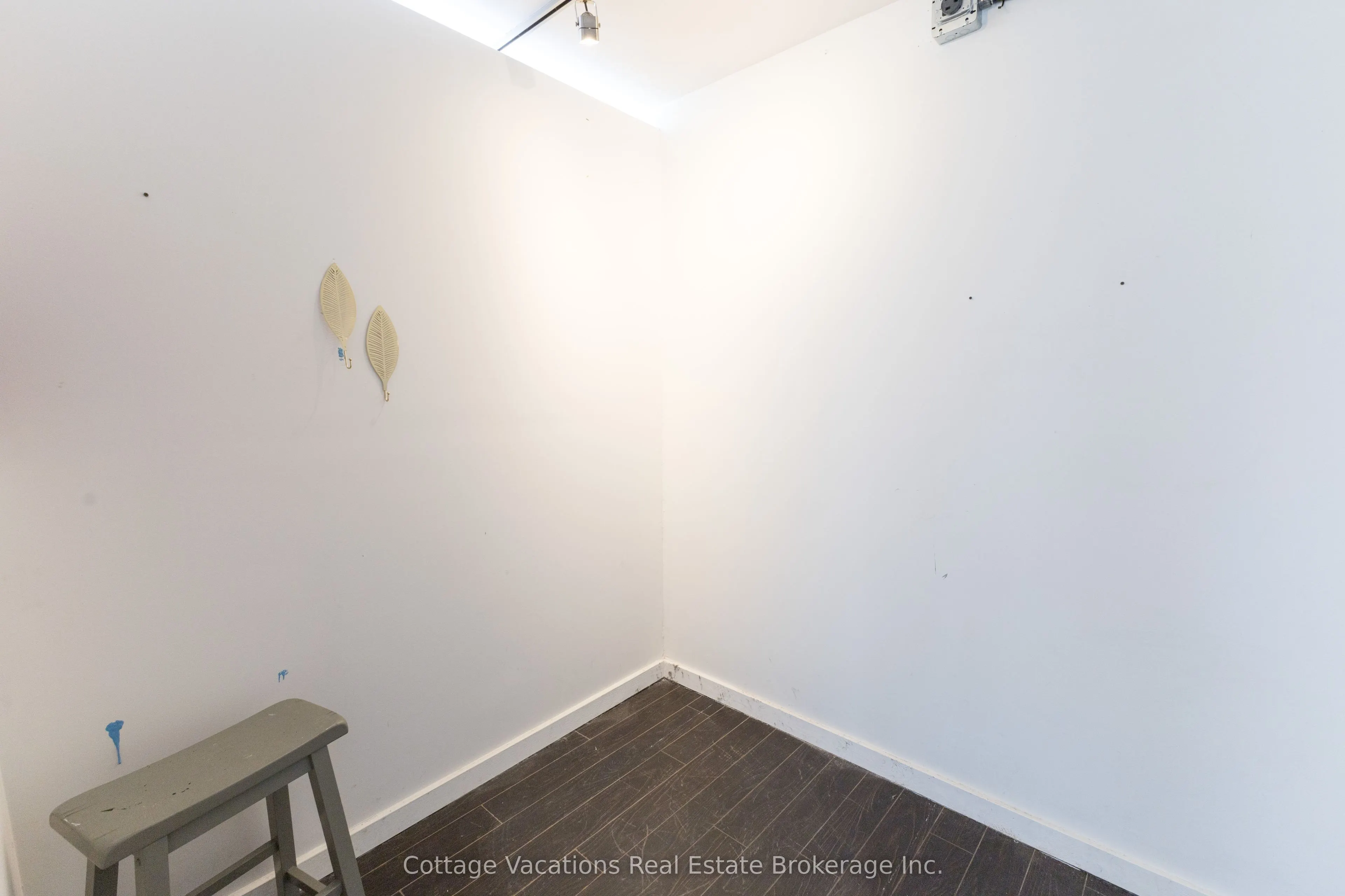 10 Brunel Road
