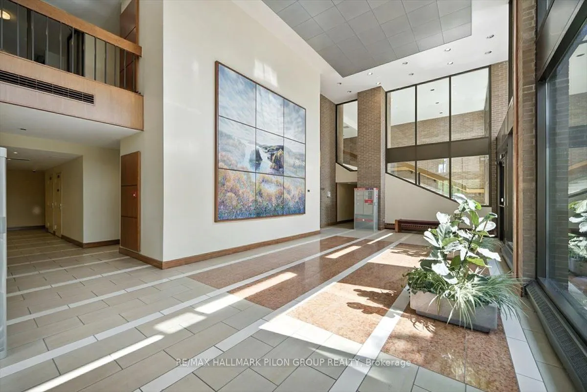 505 St Laurent Boulevard, #1503