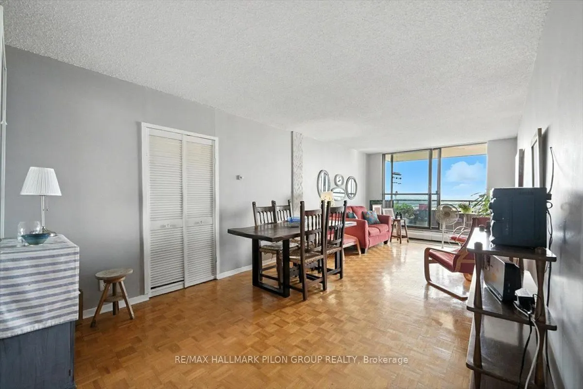 505 St Laurent Boulevard, #1503