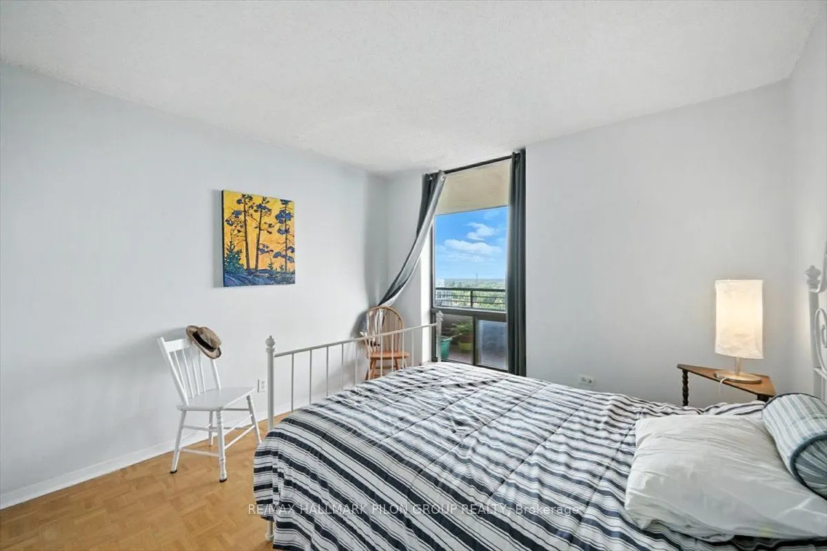 505 St Laurent Boulevard, #1503