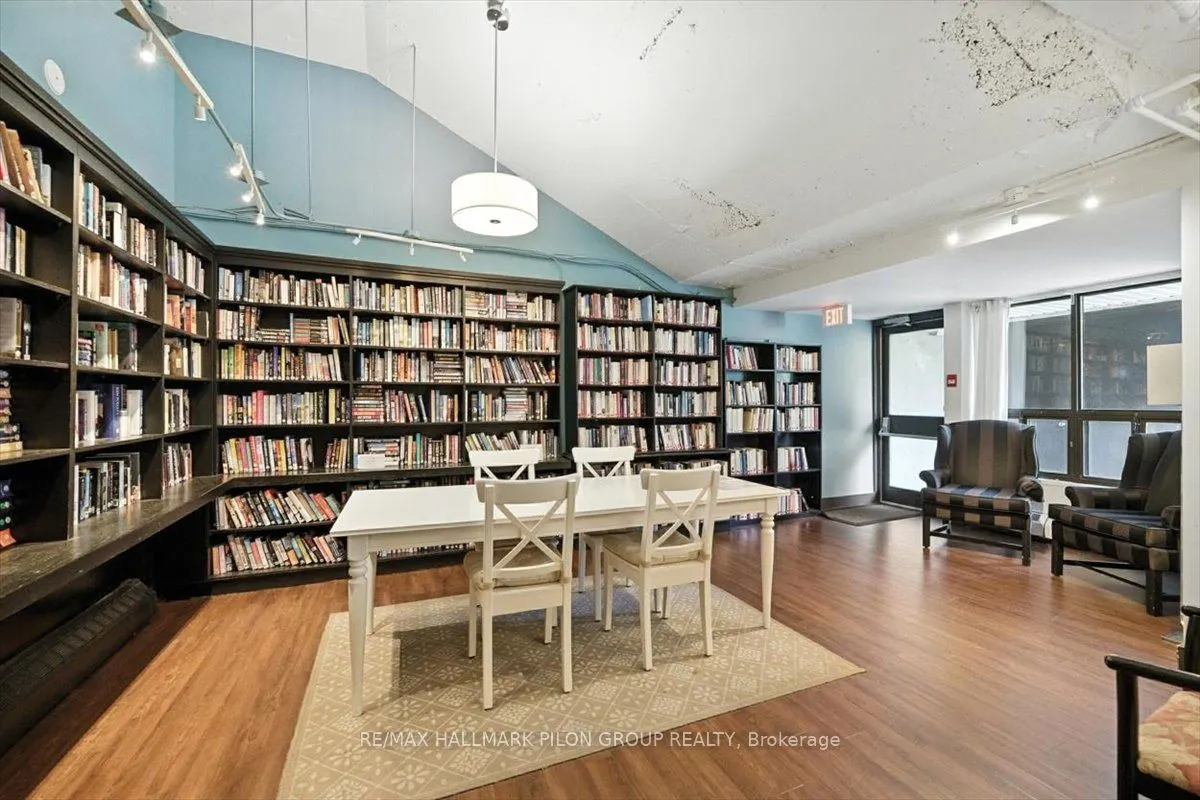 505 St Laurent Boulevard, #1503
