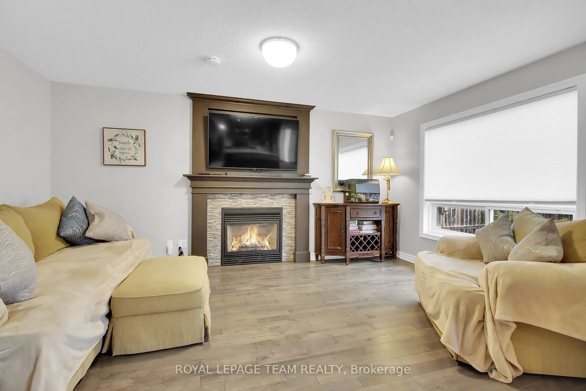 638 Robert Hill Street N