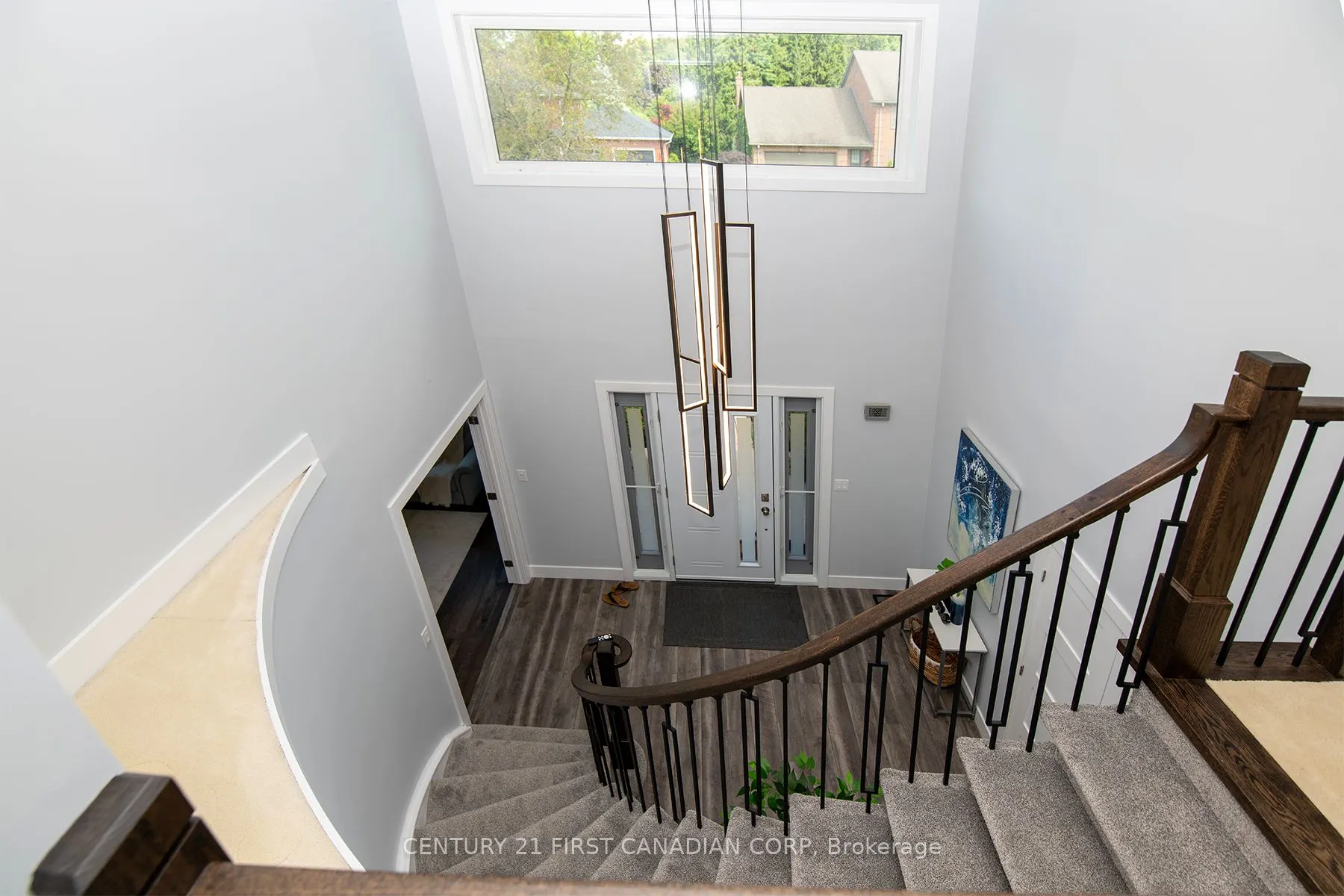 6925 Lambeth Walk