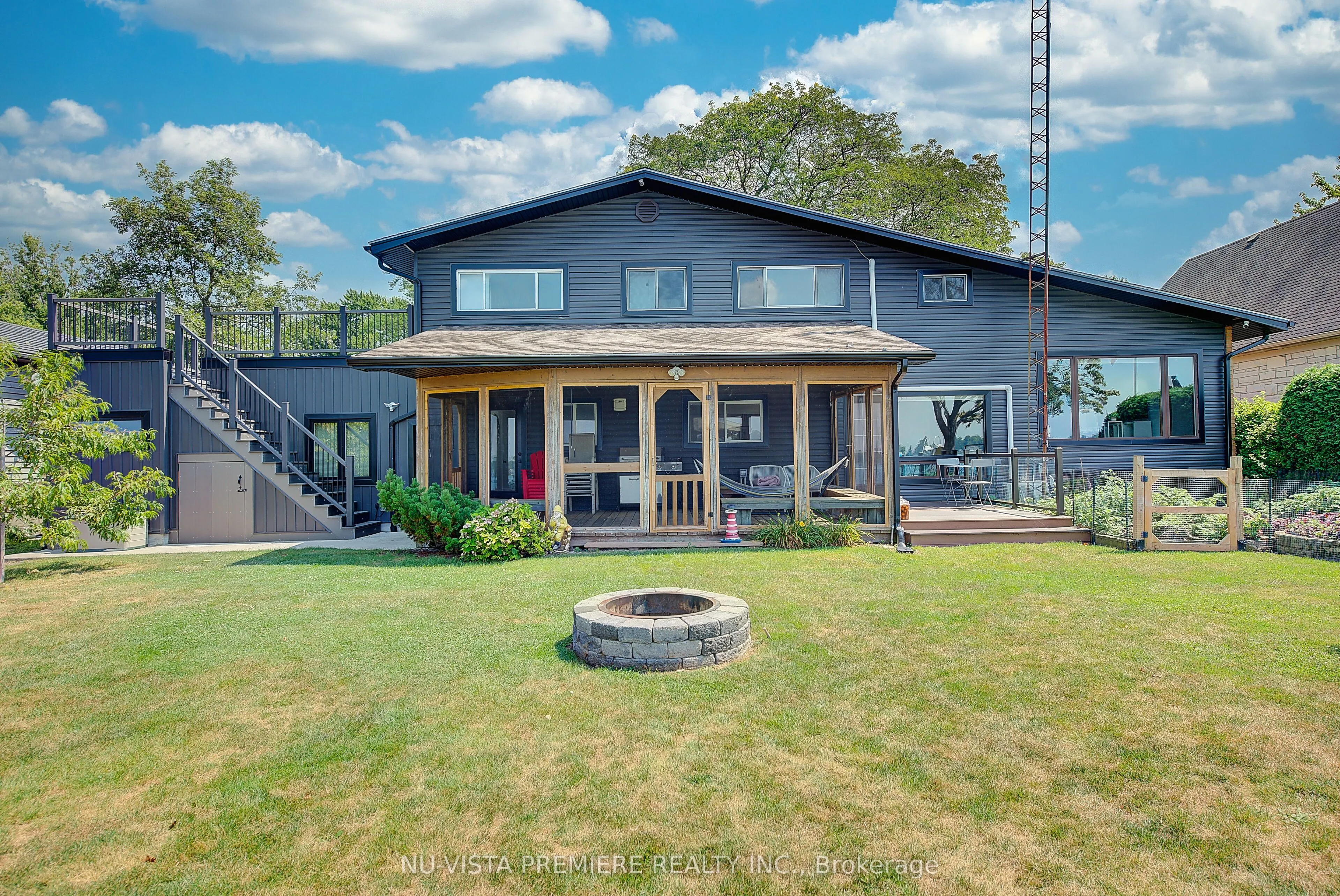 3943 Seaway Road