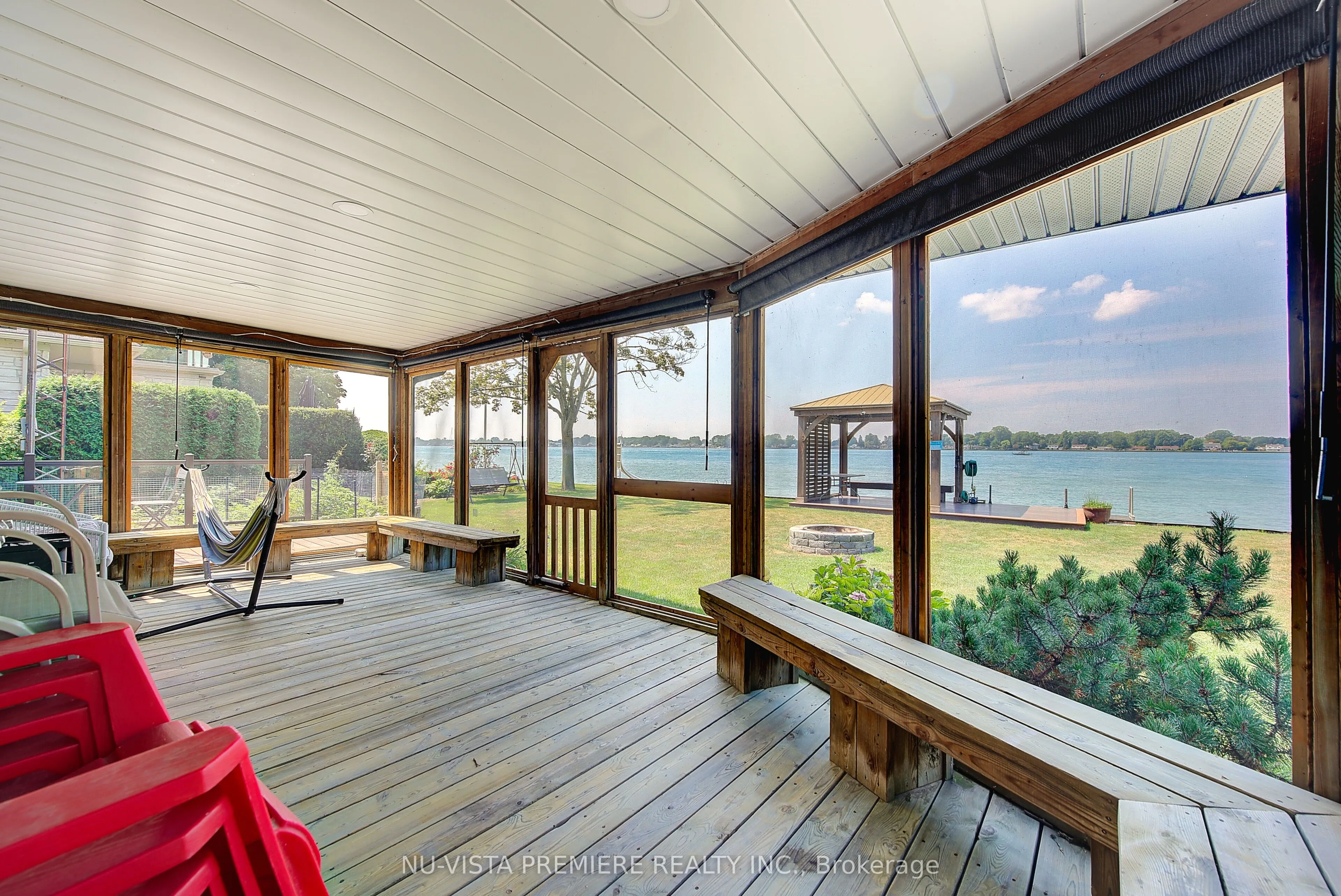 3943 Seaway Road