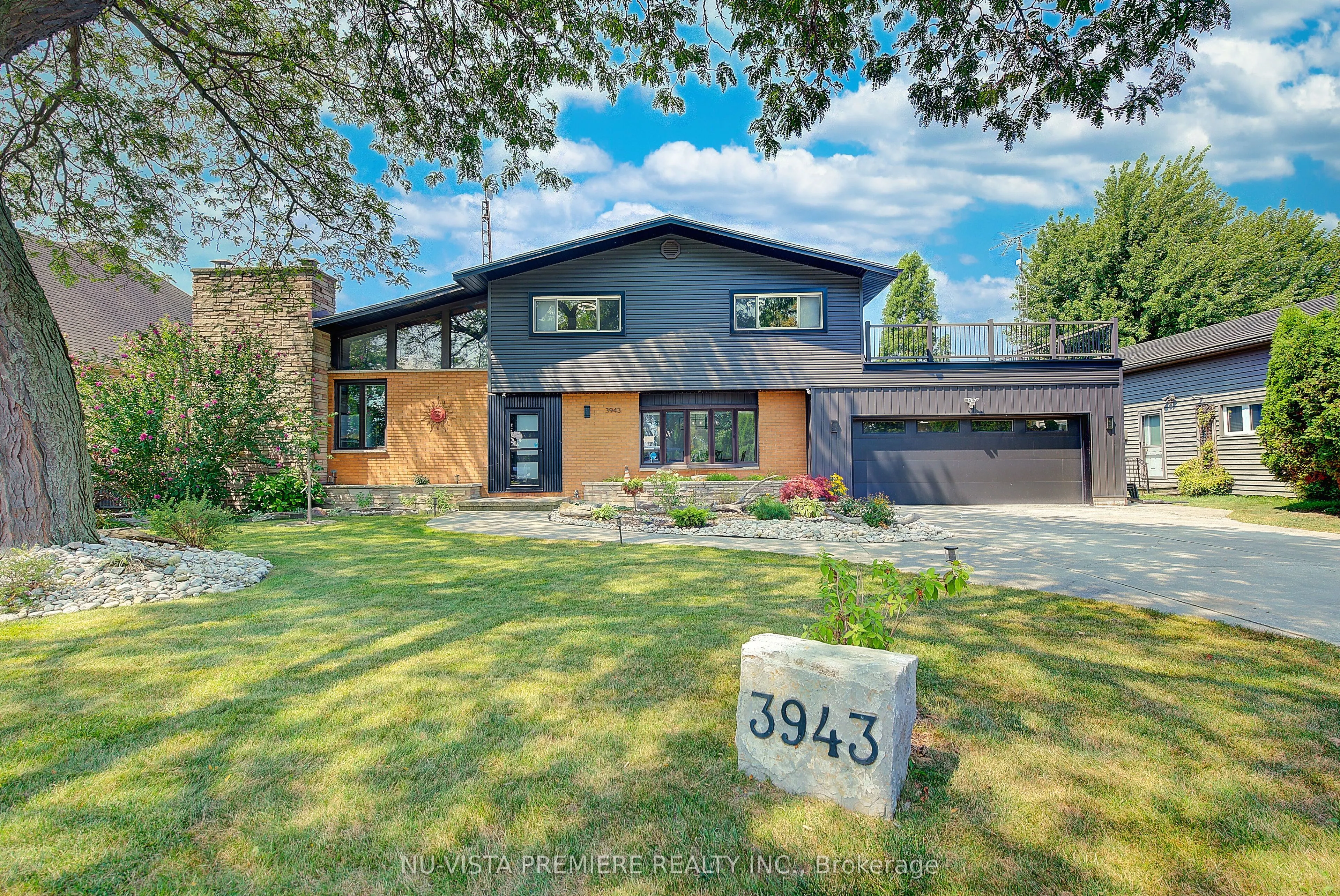 3943 Seaway Road