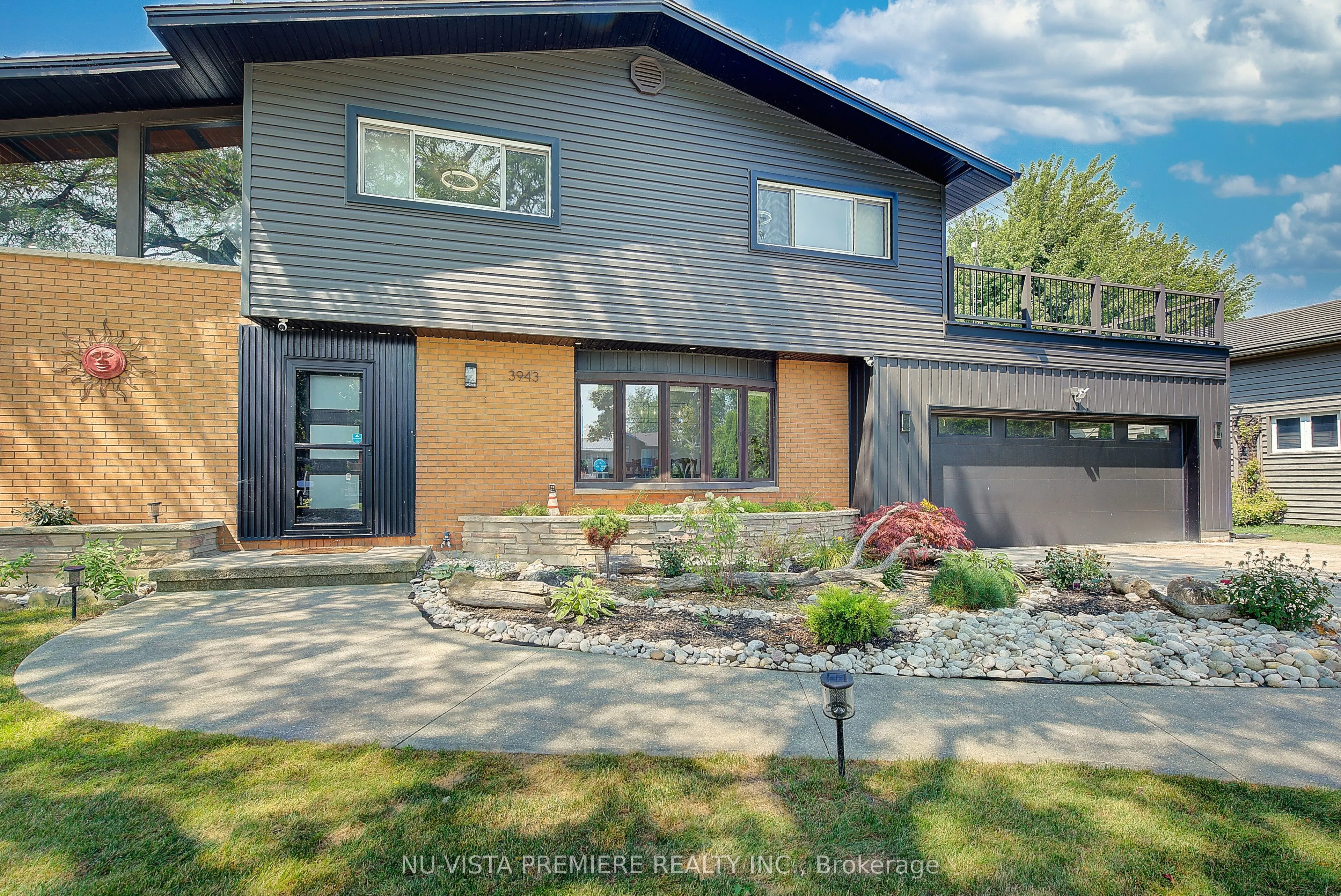 3943 Seaway Road