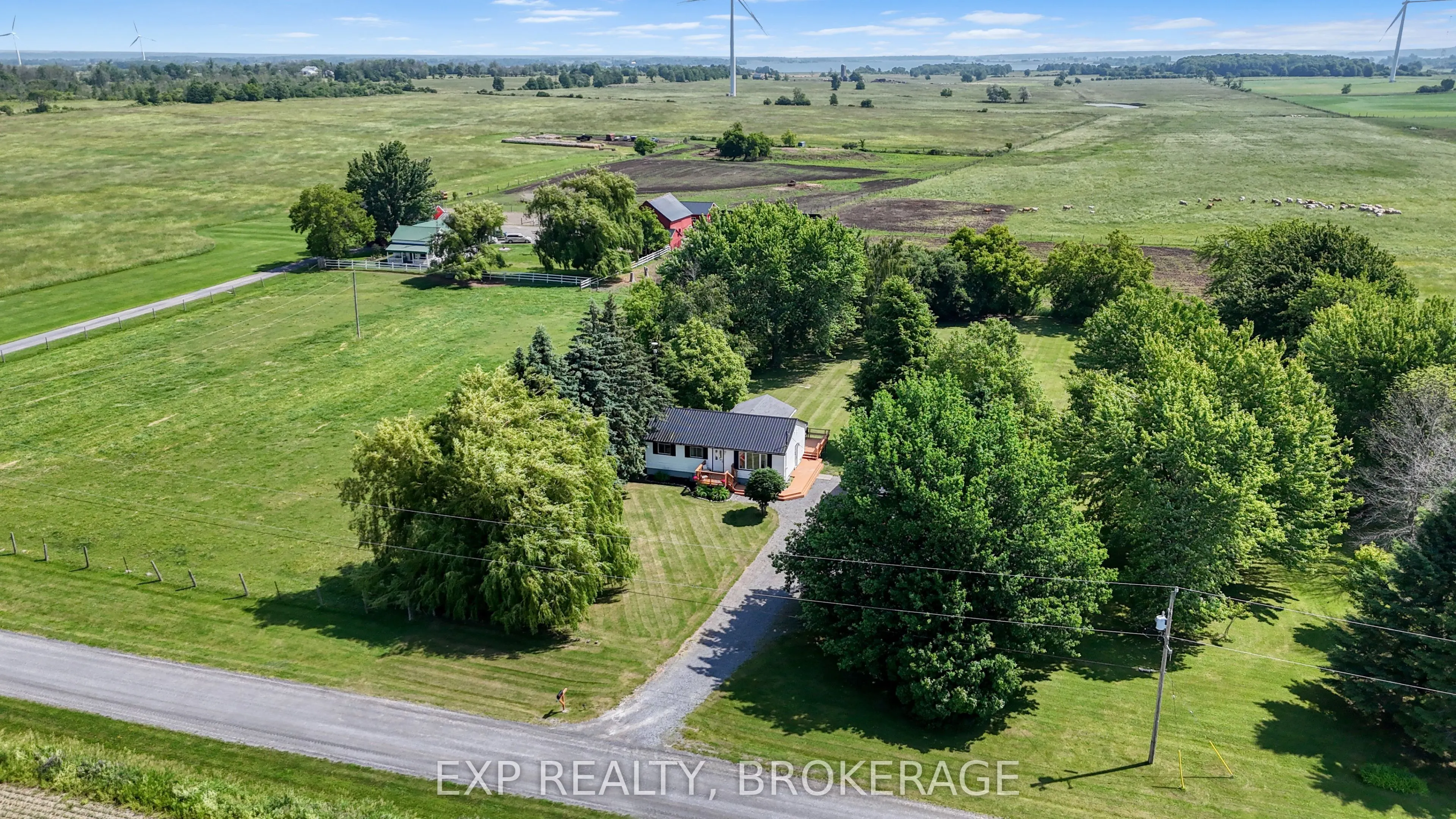 912 8TH LINE Road