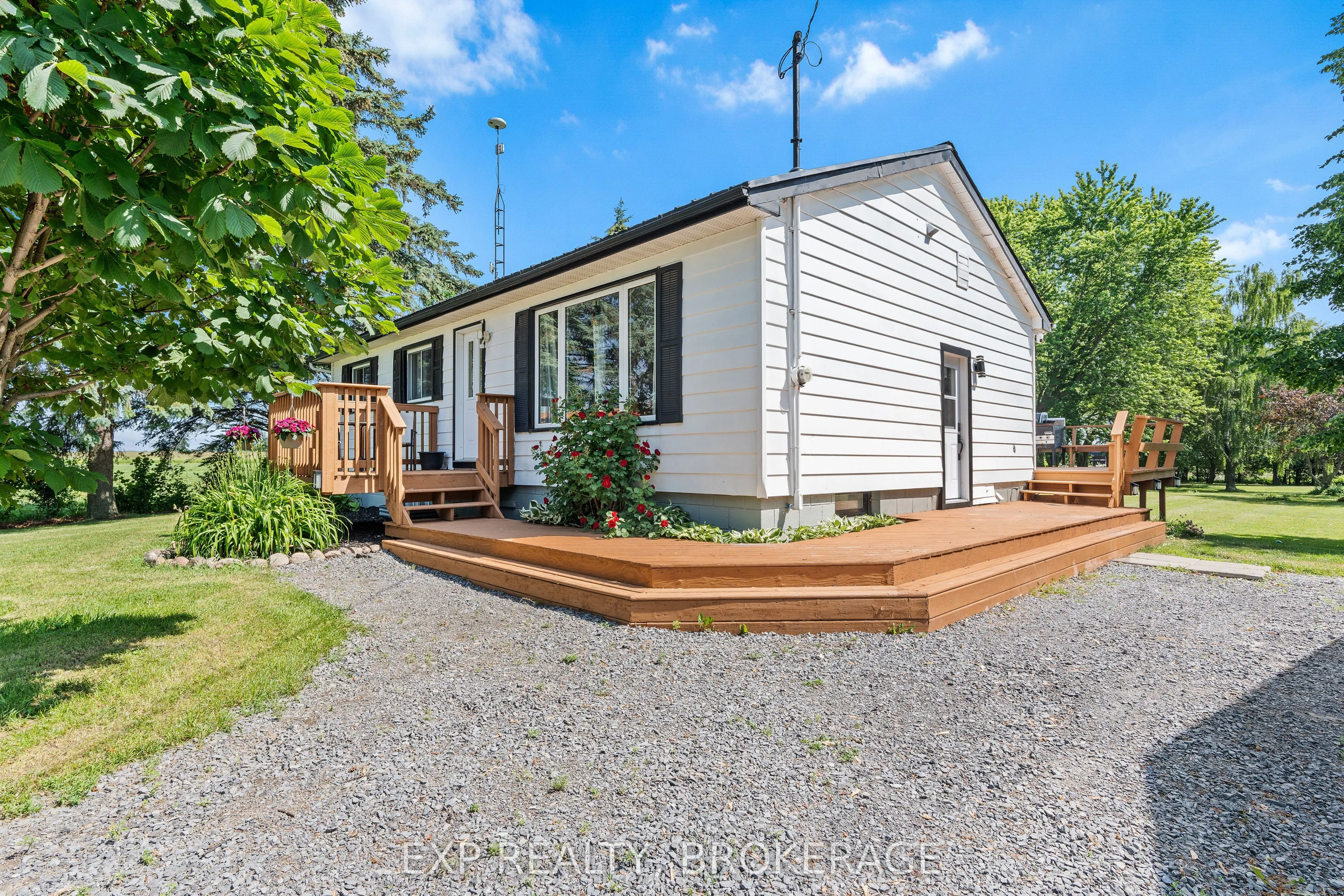 912 8TH LINE Road