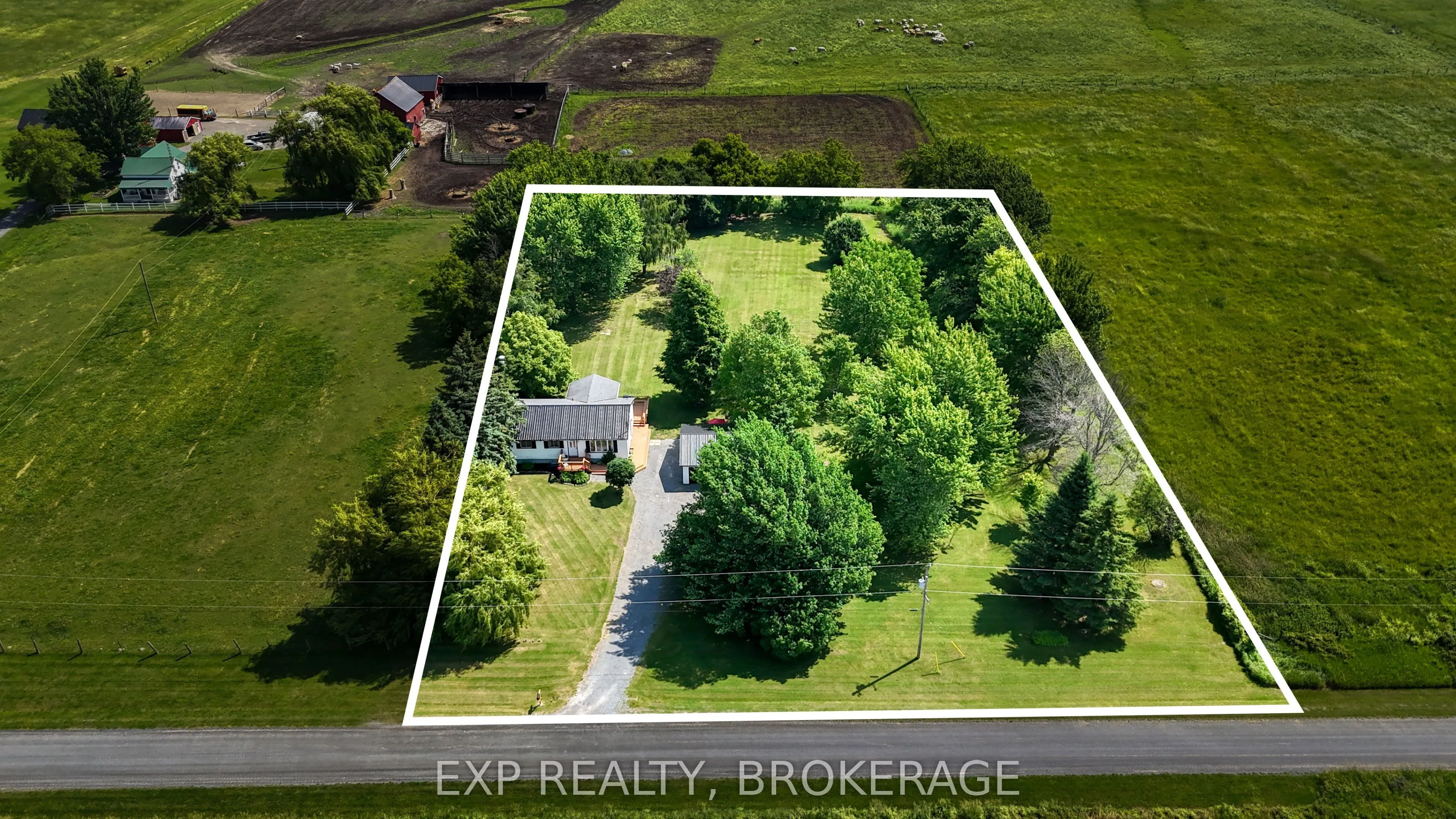 912 8TH LINE Road