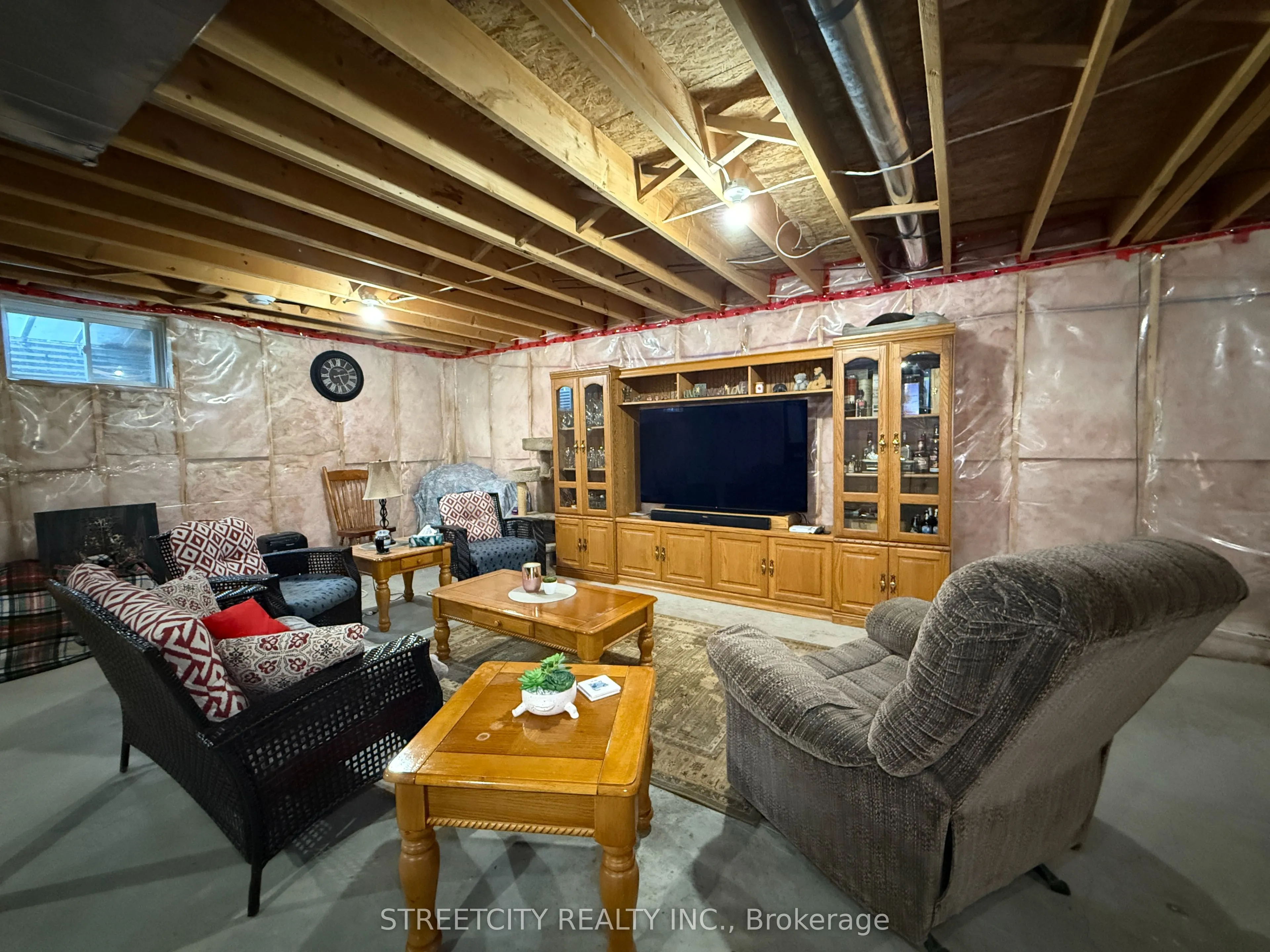 16 Leisure Lane