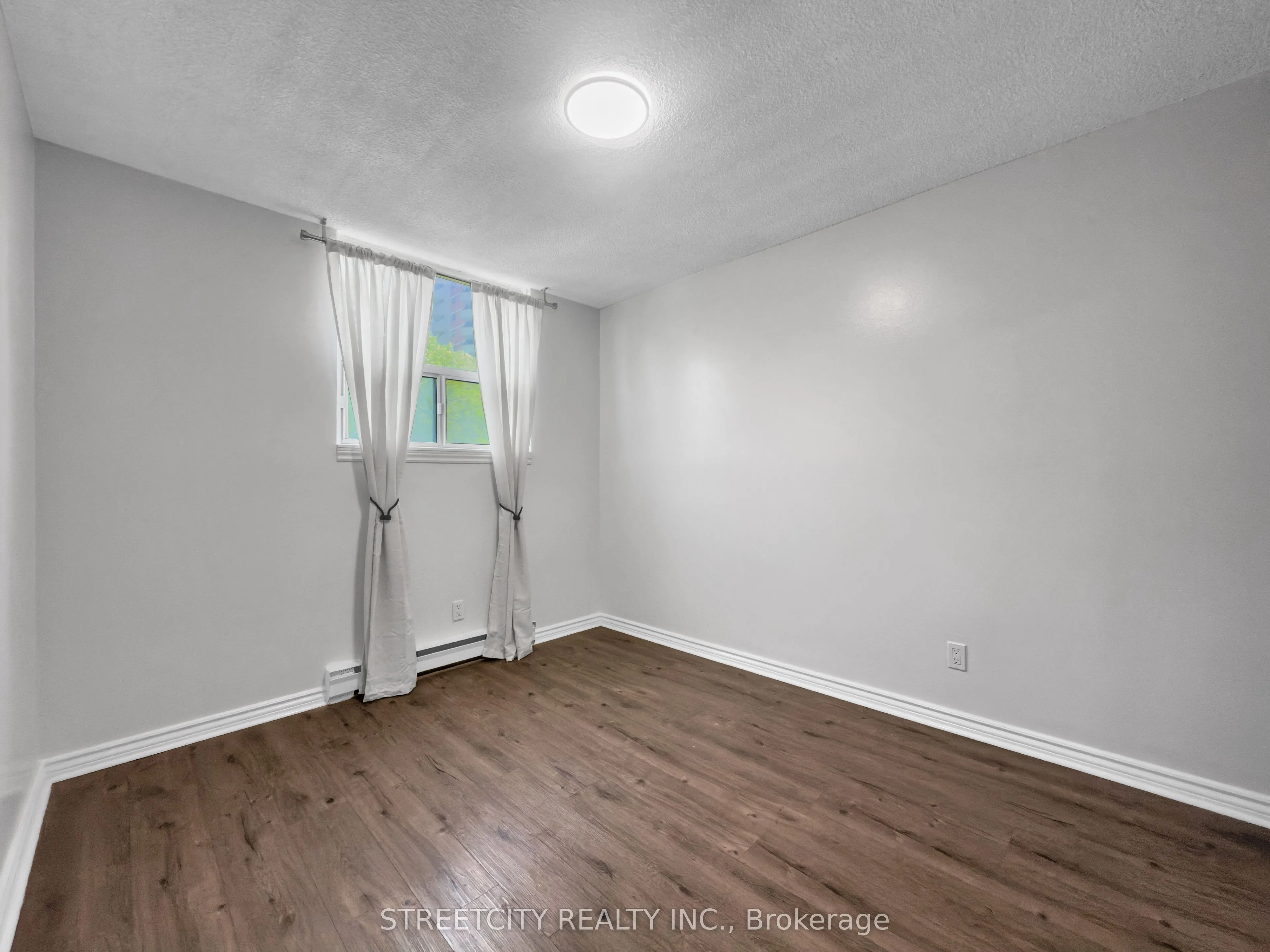 1103 Jalna Boulevard, #203