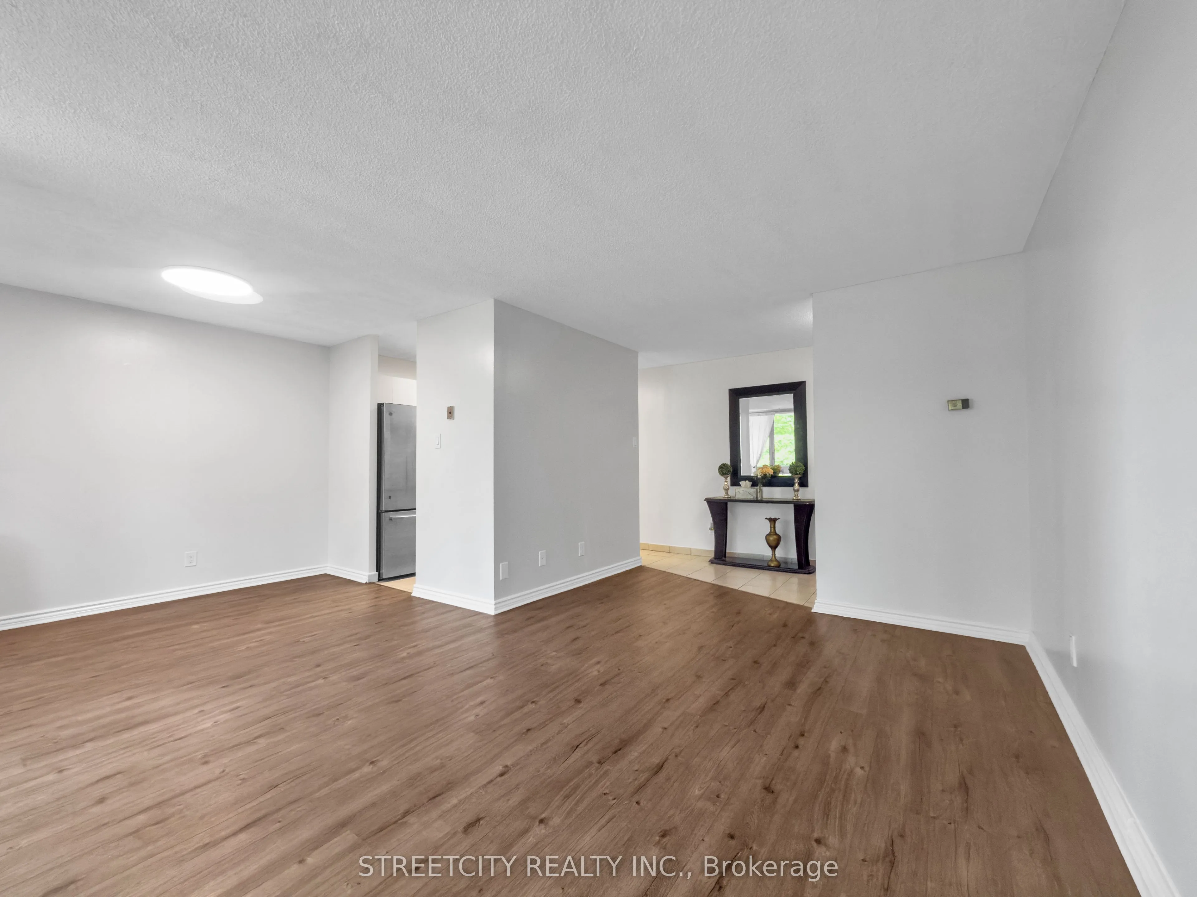 1103 Jalna Boulevard, #203