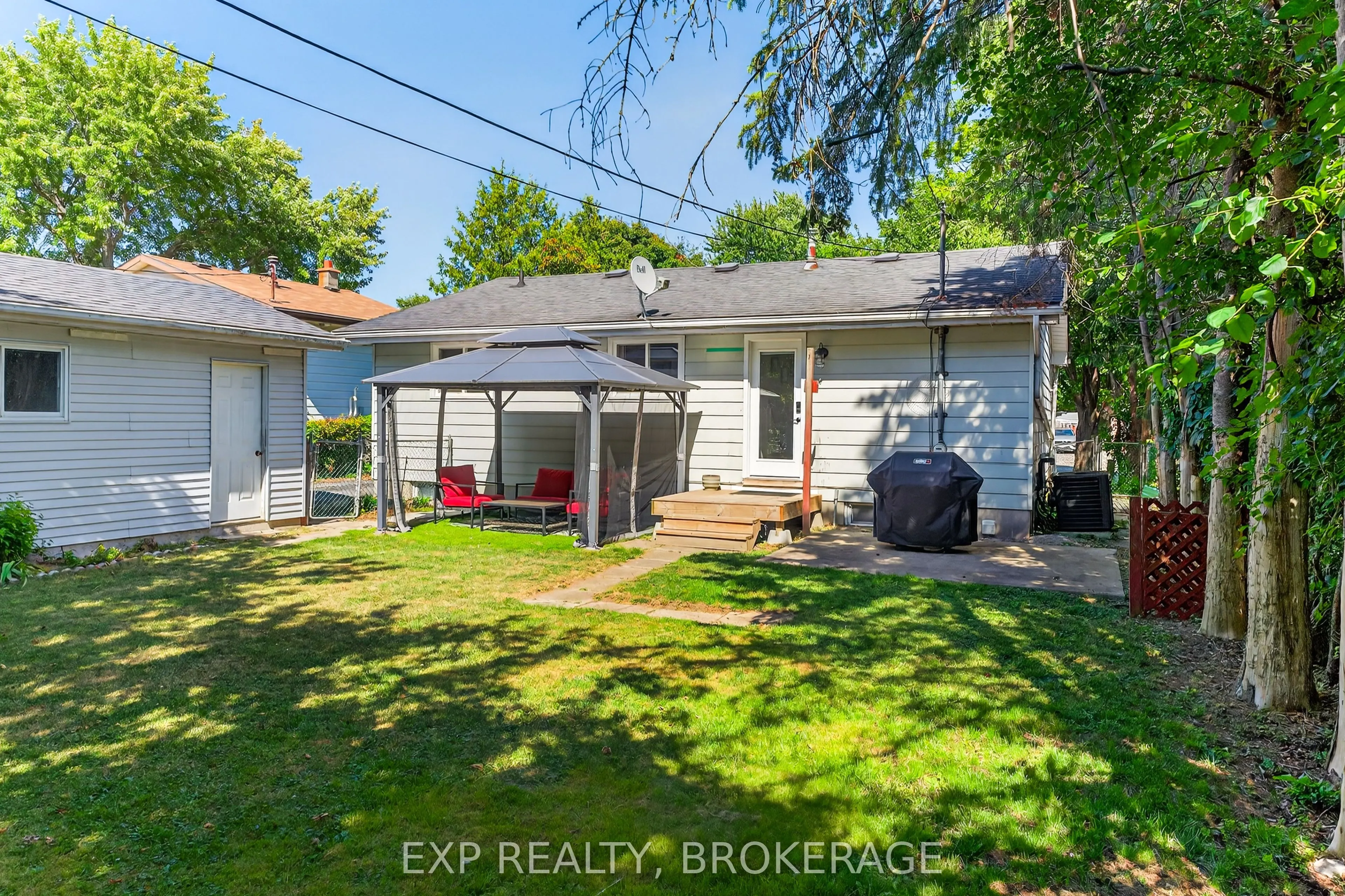 1284 WAVERLEY Crescent