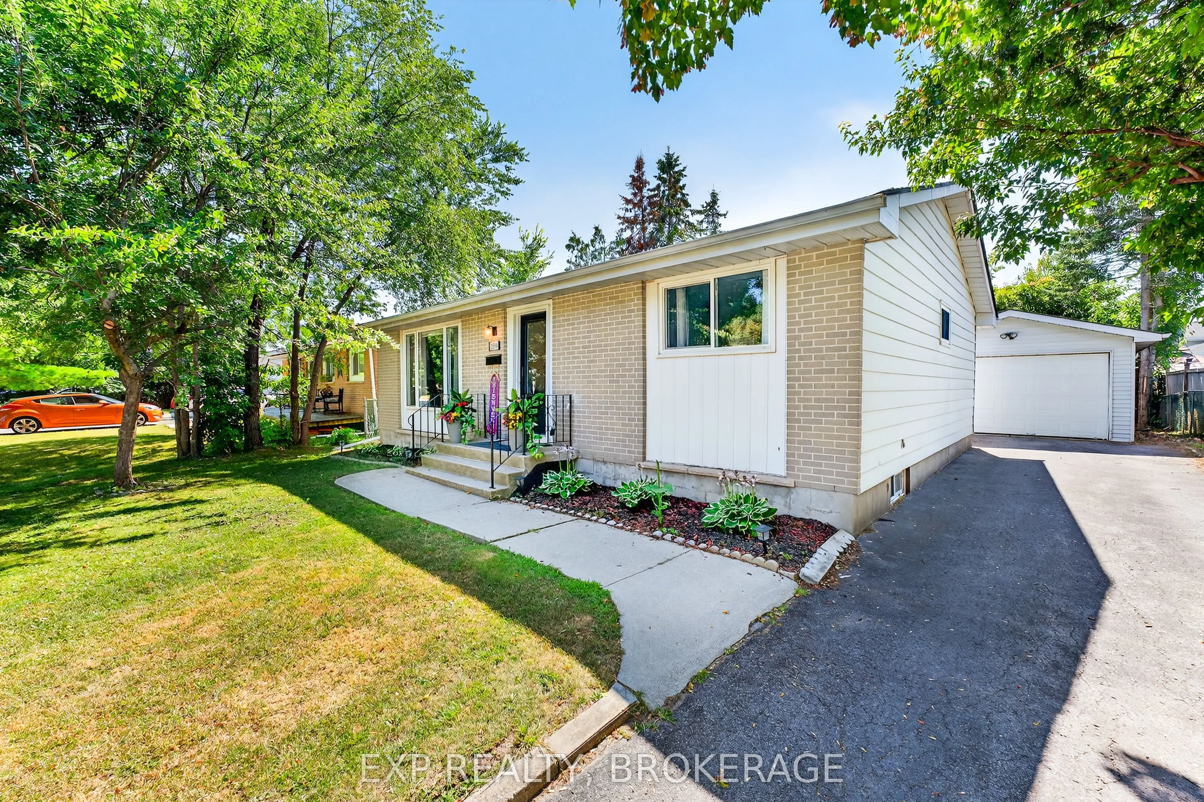 1284 WAVERLEY Crescent