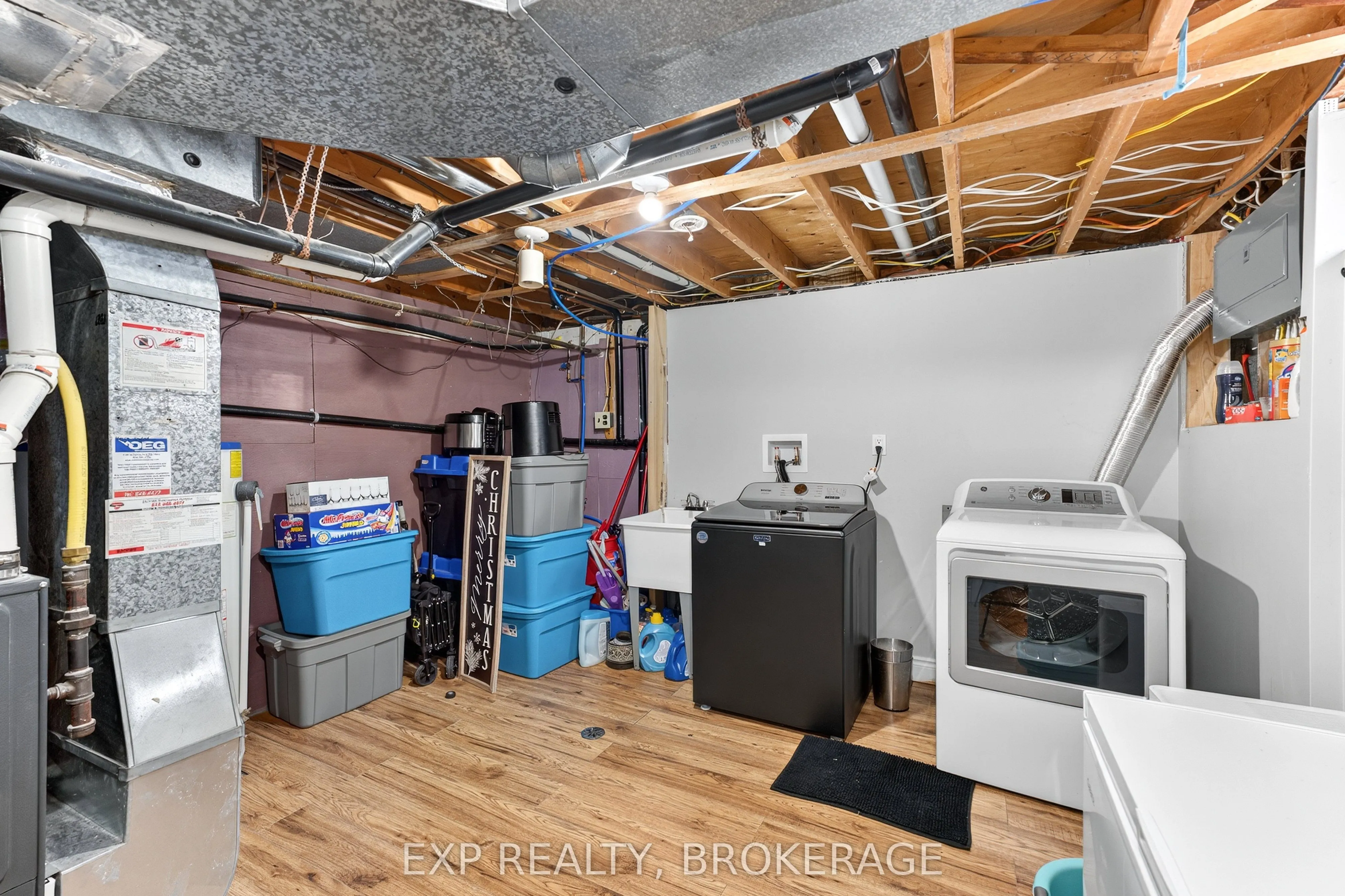 1284 WAVERLEY Crescent