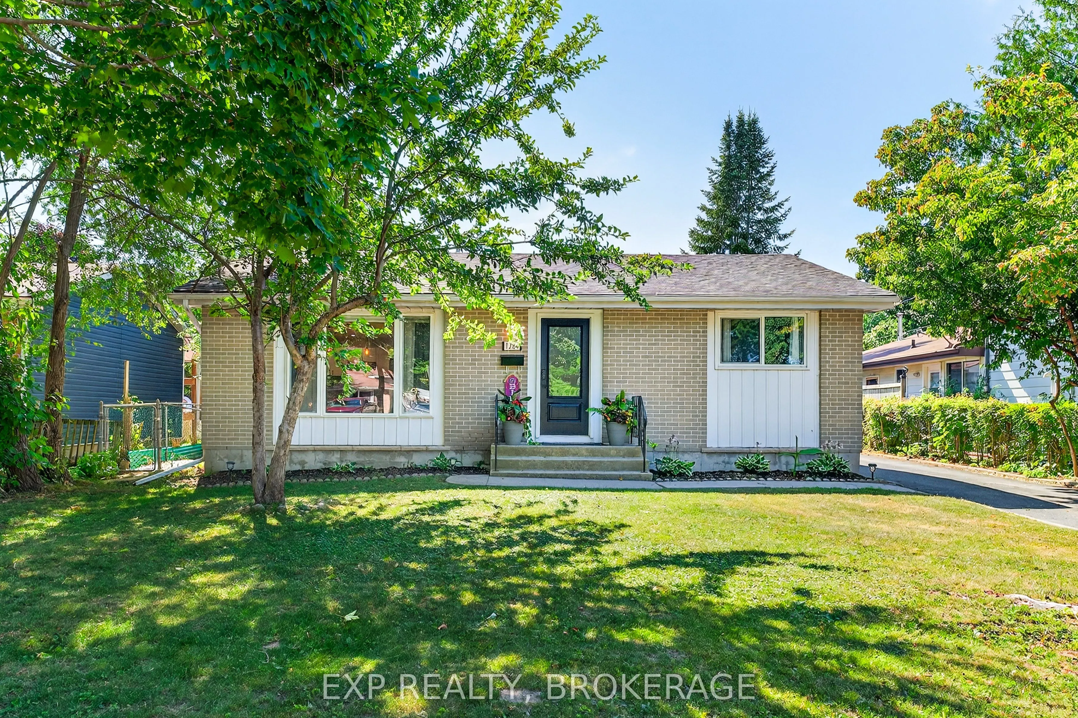 1284 WAVERLEY Crescent