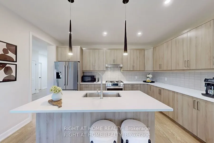 3805 SIMPSON Lane