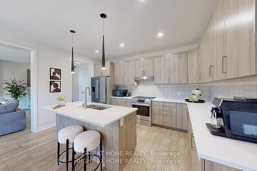 3805 SIMPSON Lane