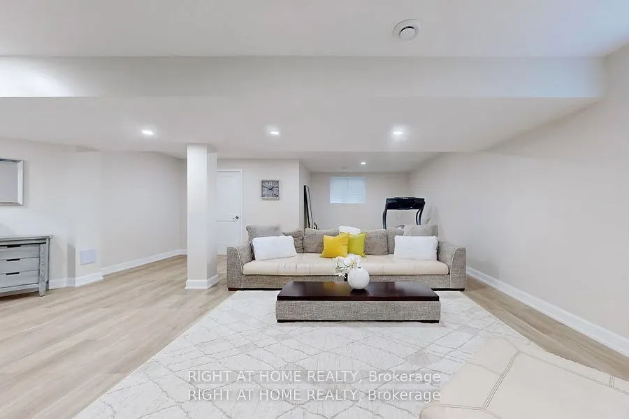3805 SIMPSON Lane