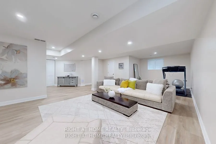 3805 SIMPSON Lane