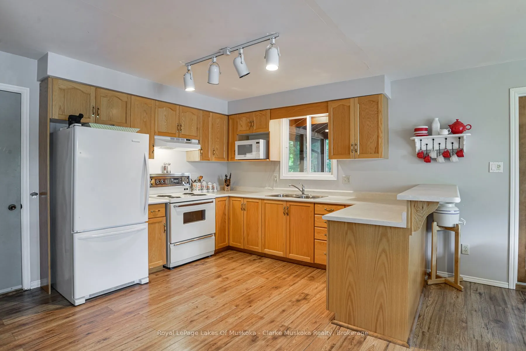 1007 OMINECA Road, #6