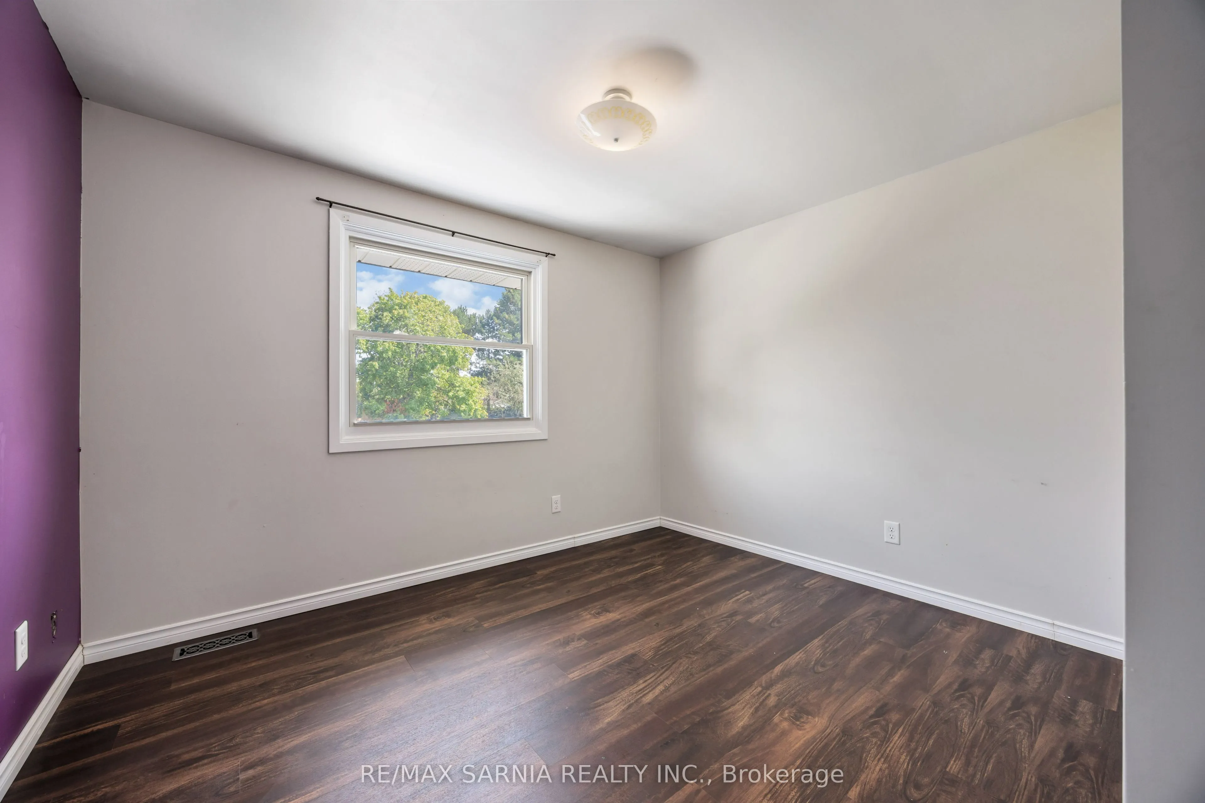564 Riverside Drive