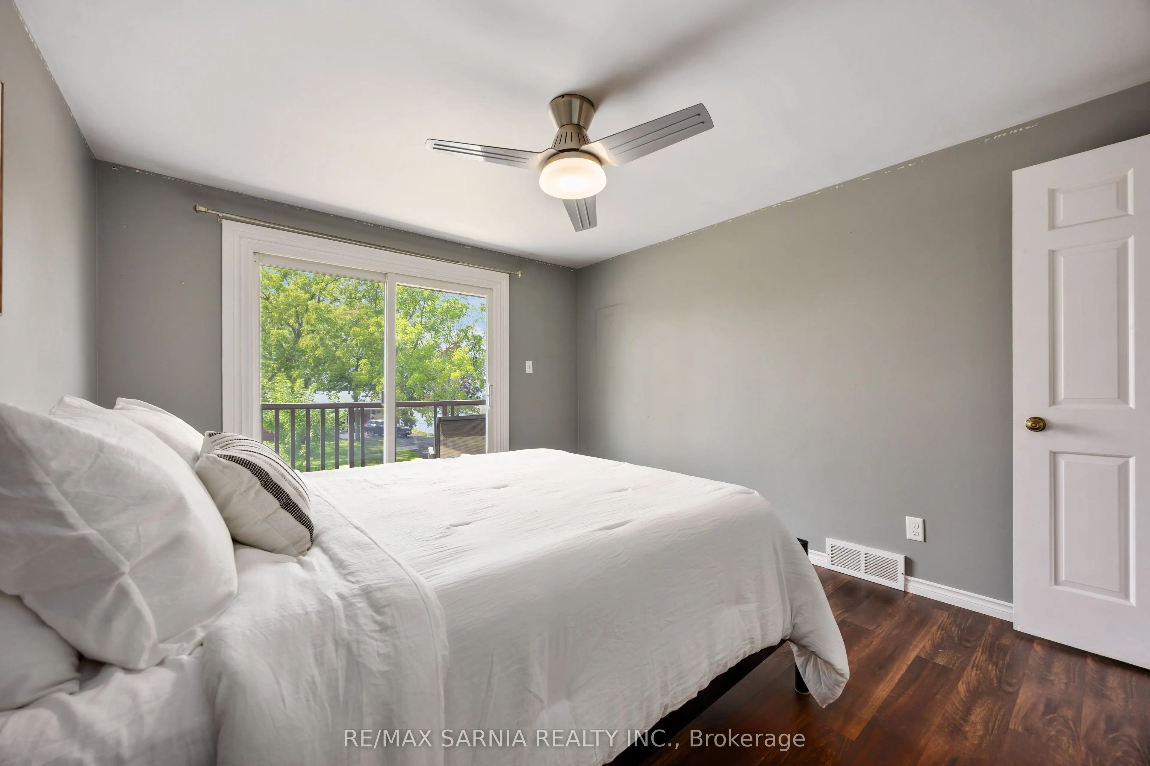 564 Riverside Drive