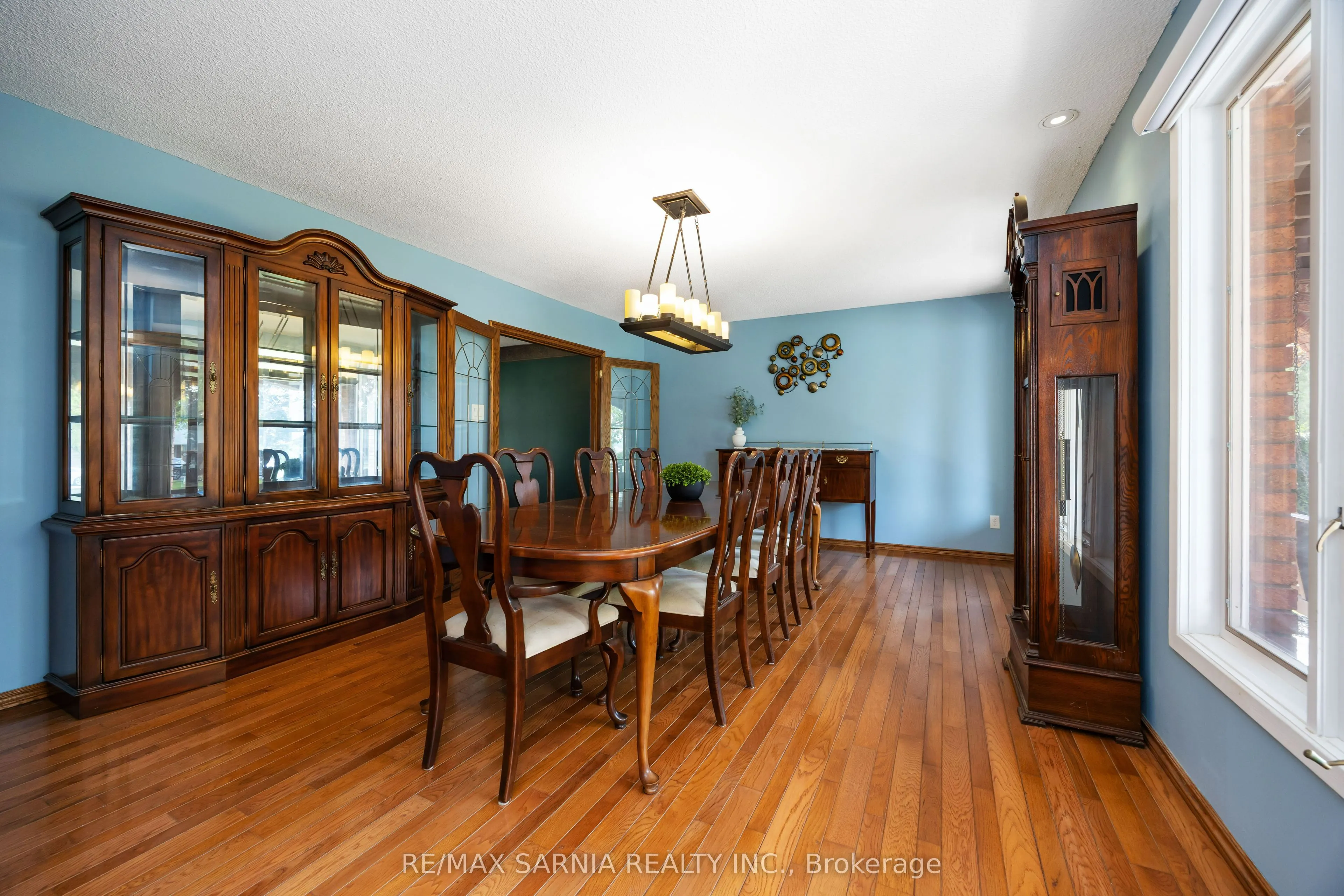 564 Riverside Drive